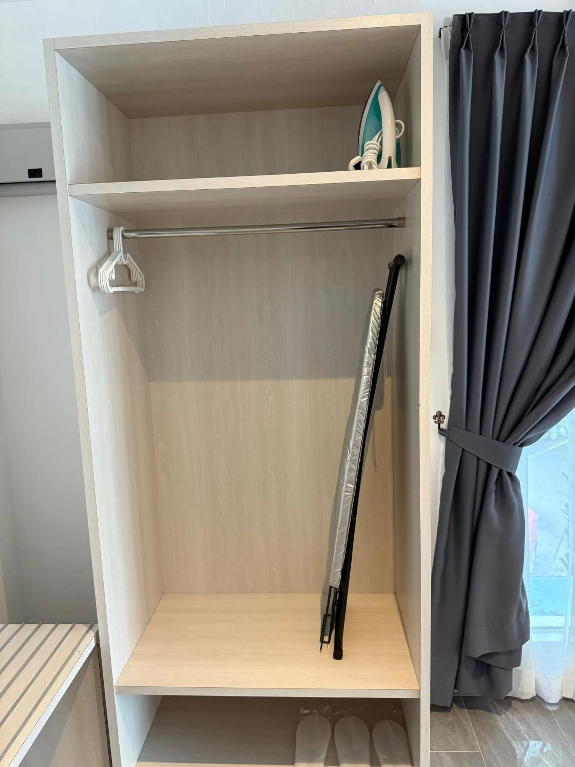 furniture in White Lodge