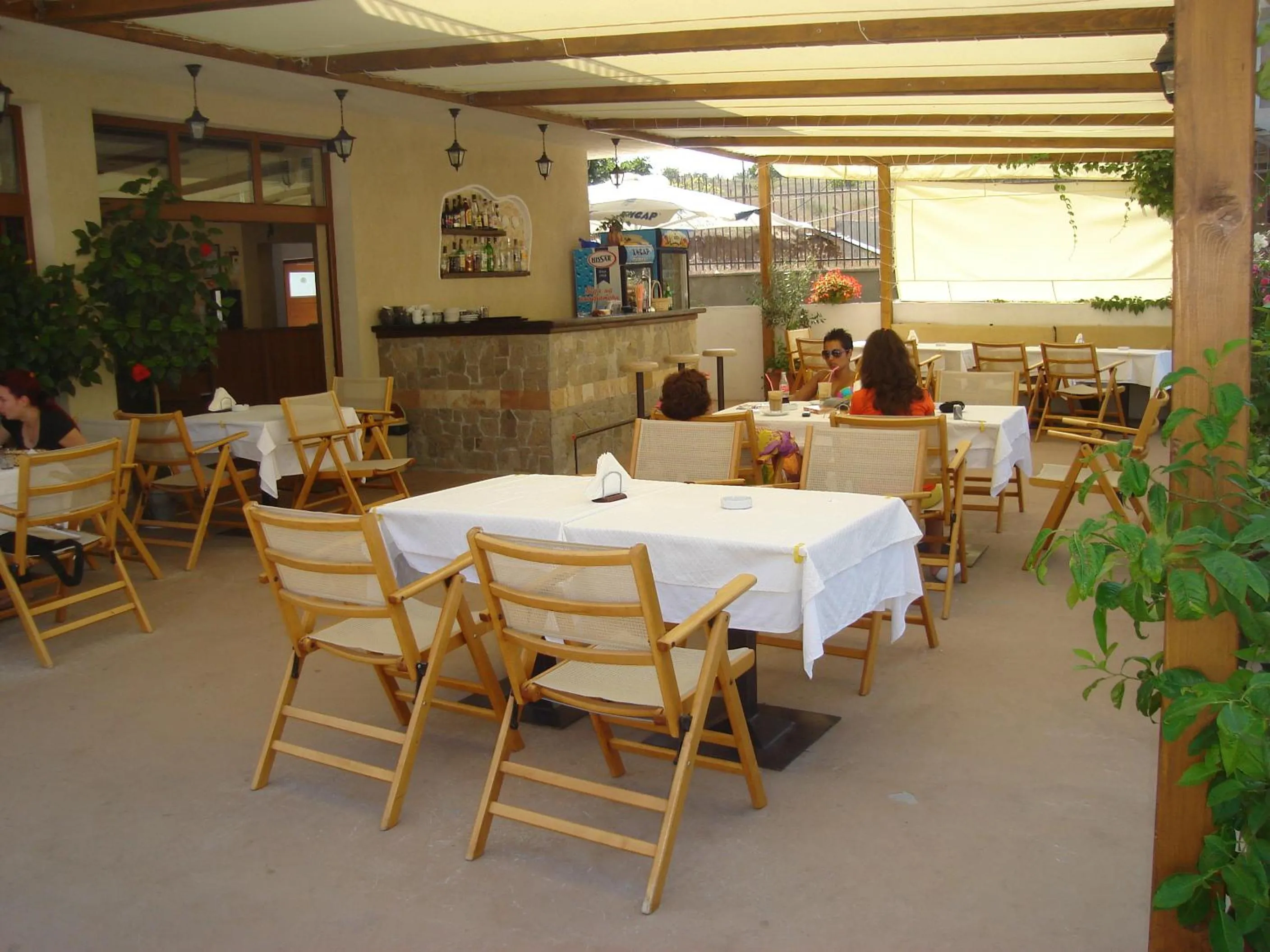 Restaurant/places to eat in Family Hotel Muses