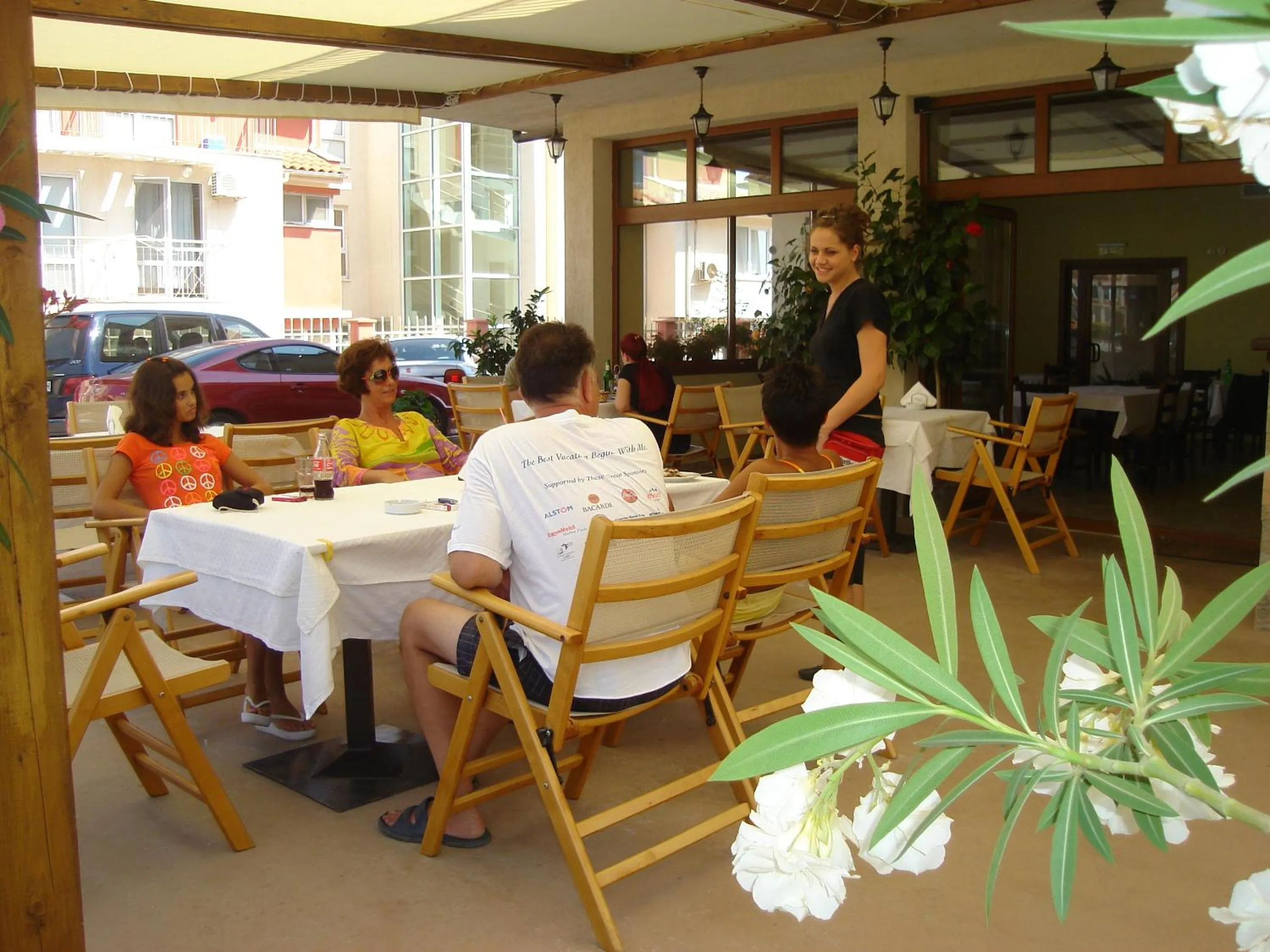 Restaurant/places to eat in Family Hotel Muses