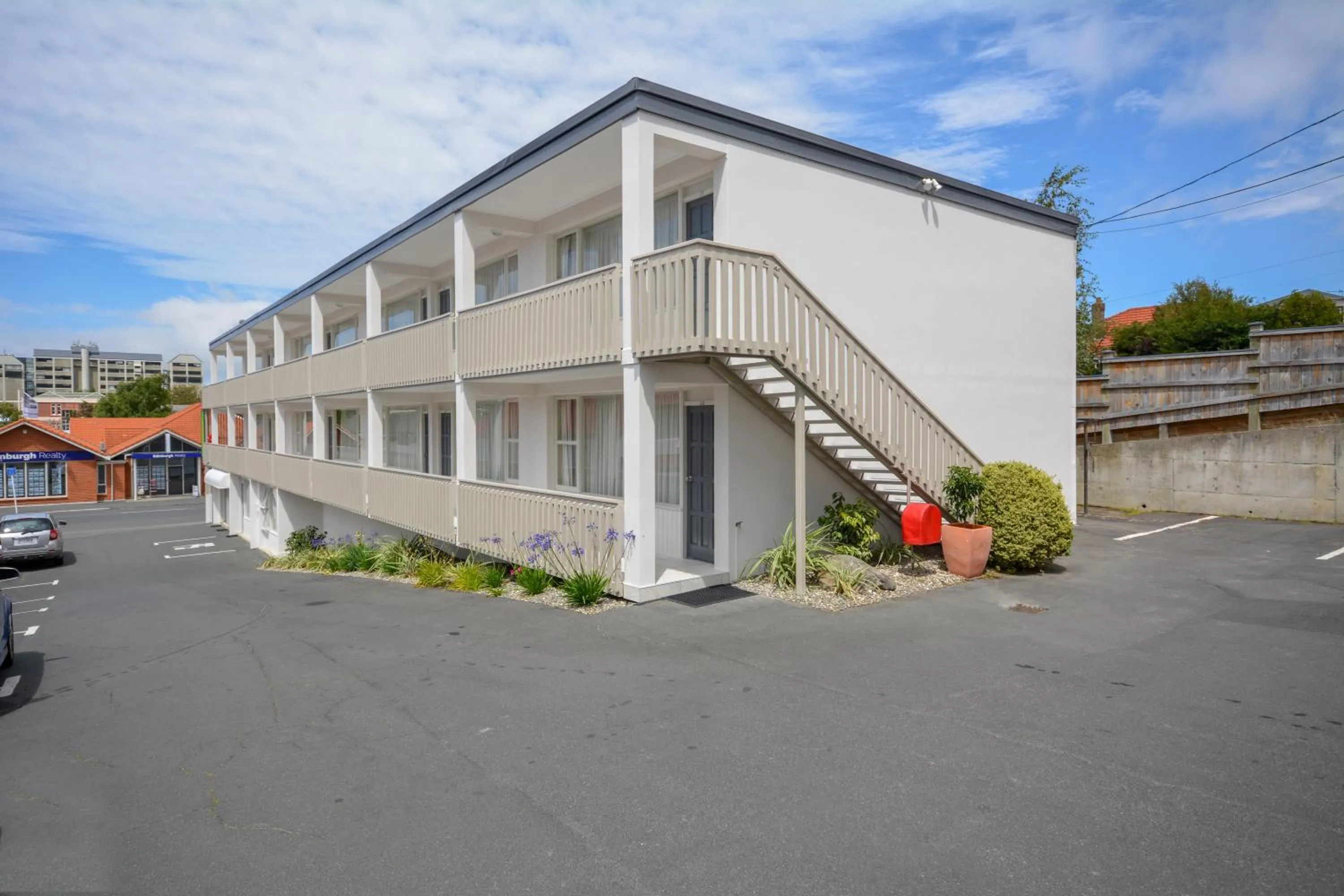 Facade/entrance in George Street Motel Apartments