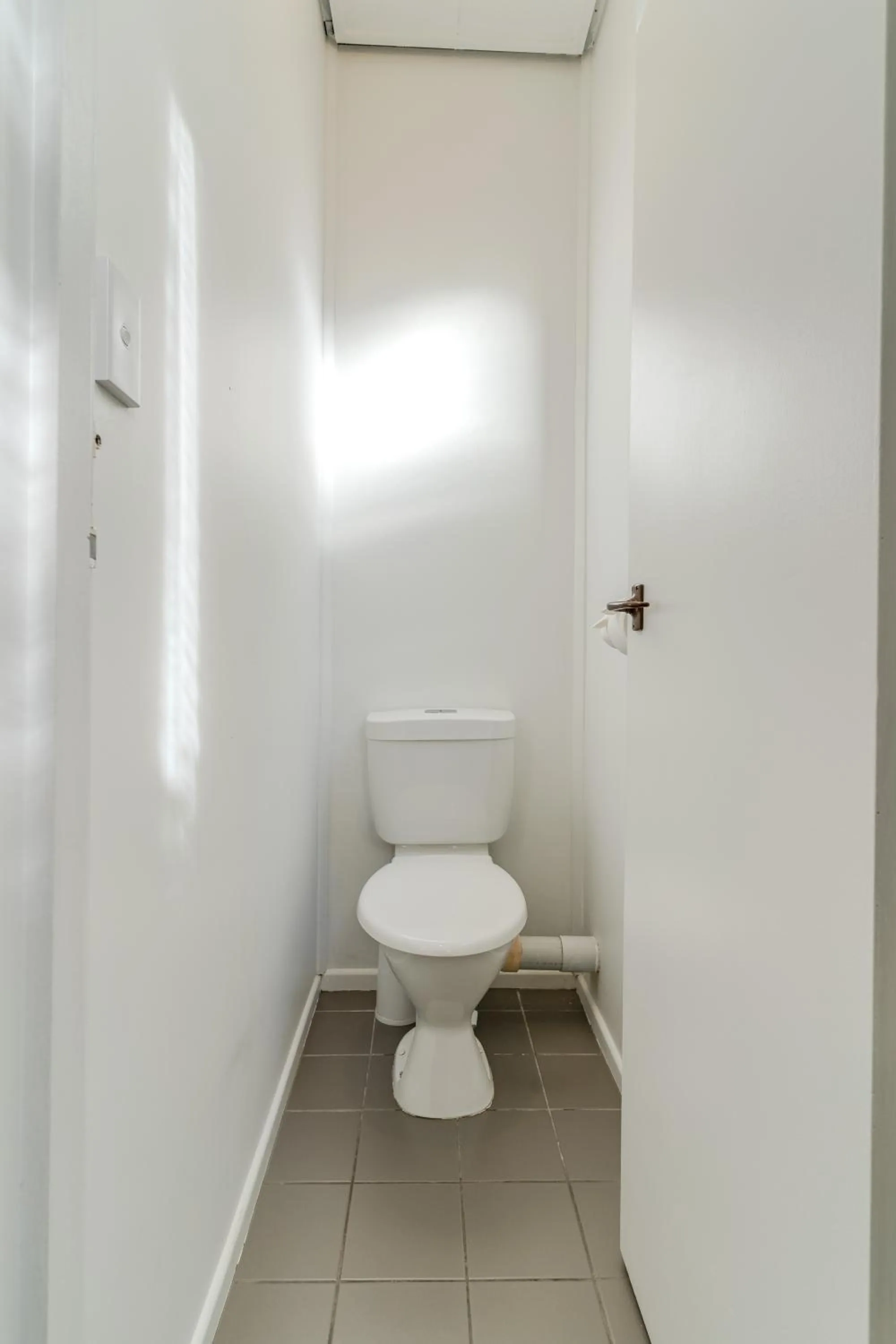 Toilet in George Street Motel Apartments