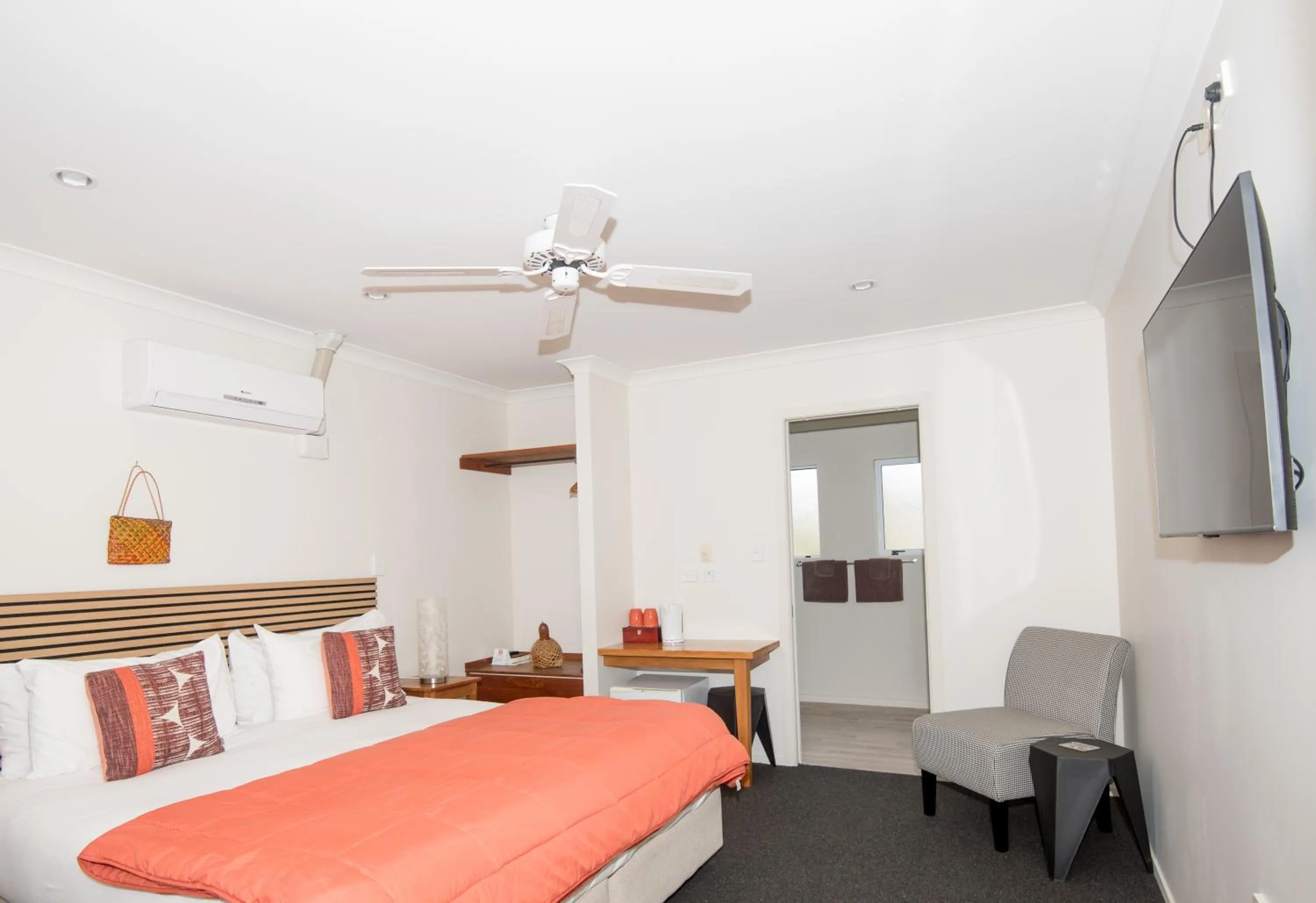 Bed in AhiKaa Gisborne Motel