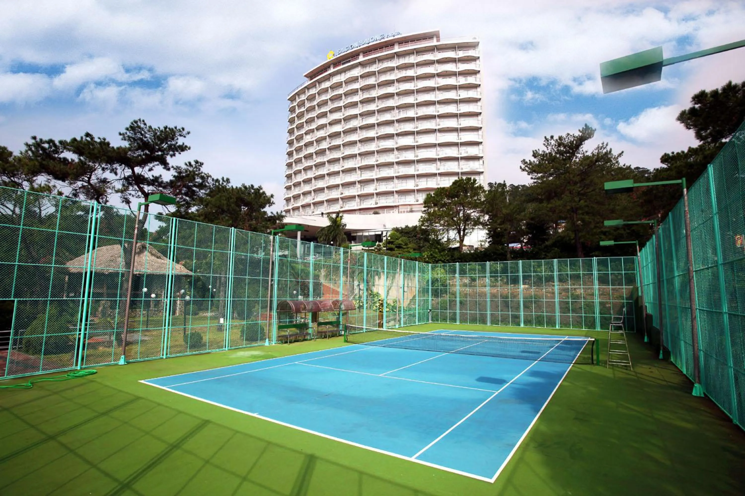 Day in Sai Gon Ha Long Hotel