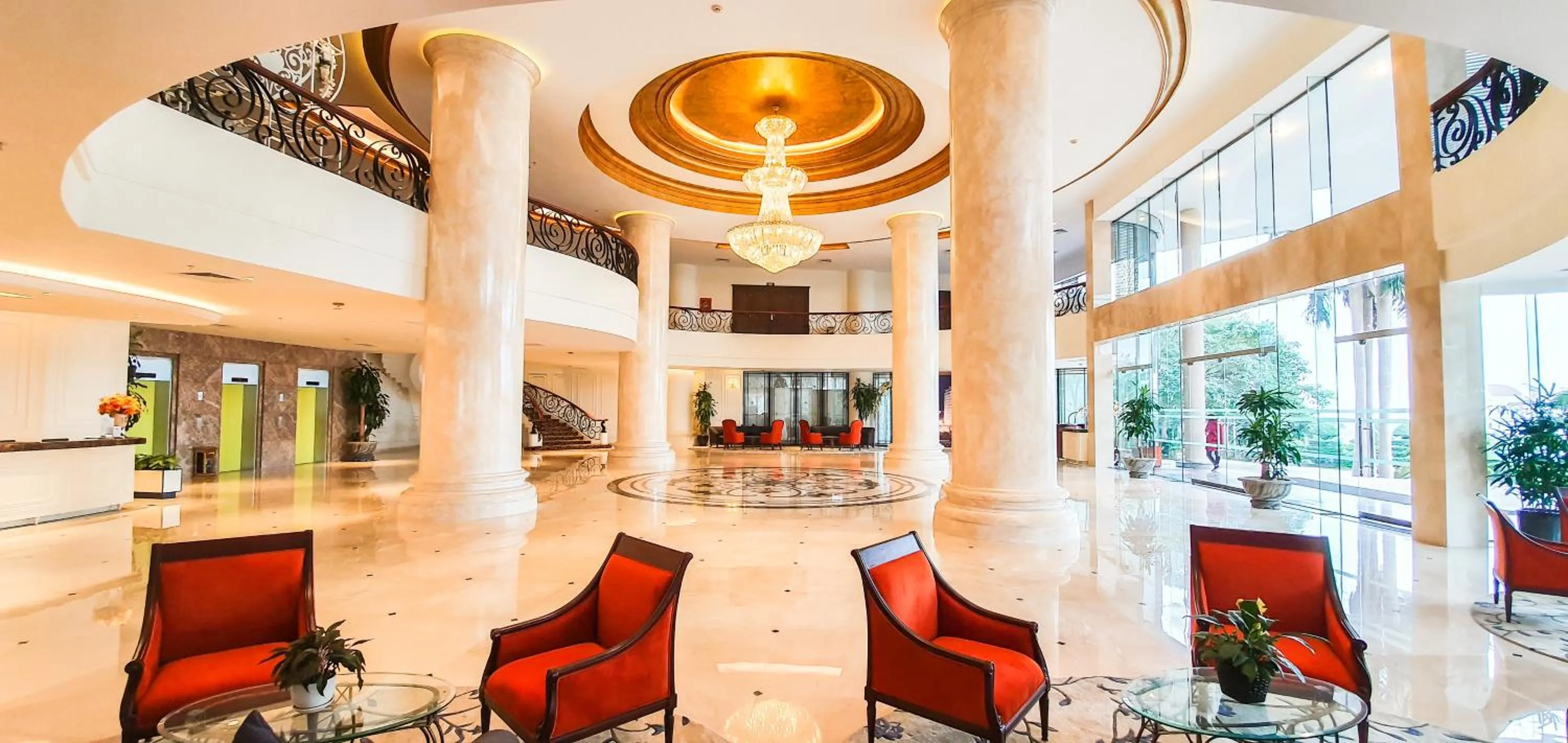 Lobby or reception in Sai Gon Ha Long Hotel