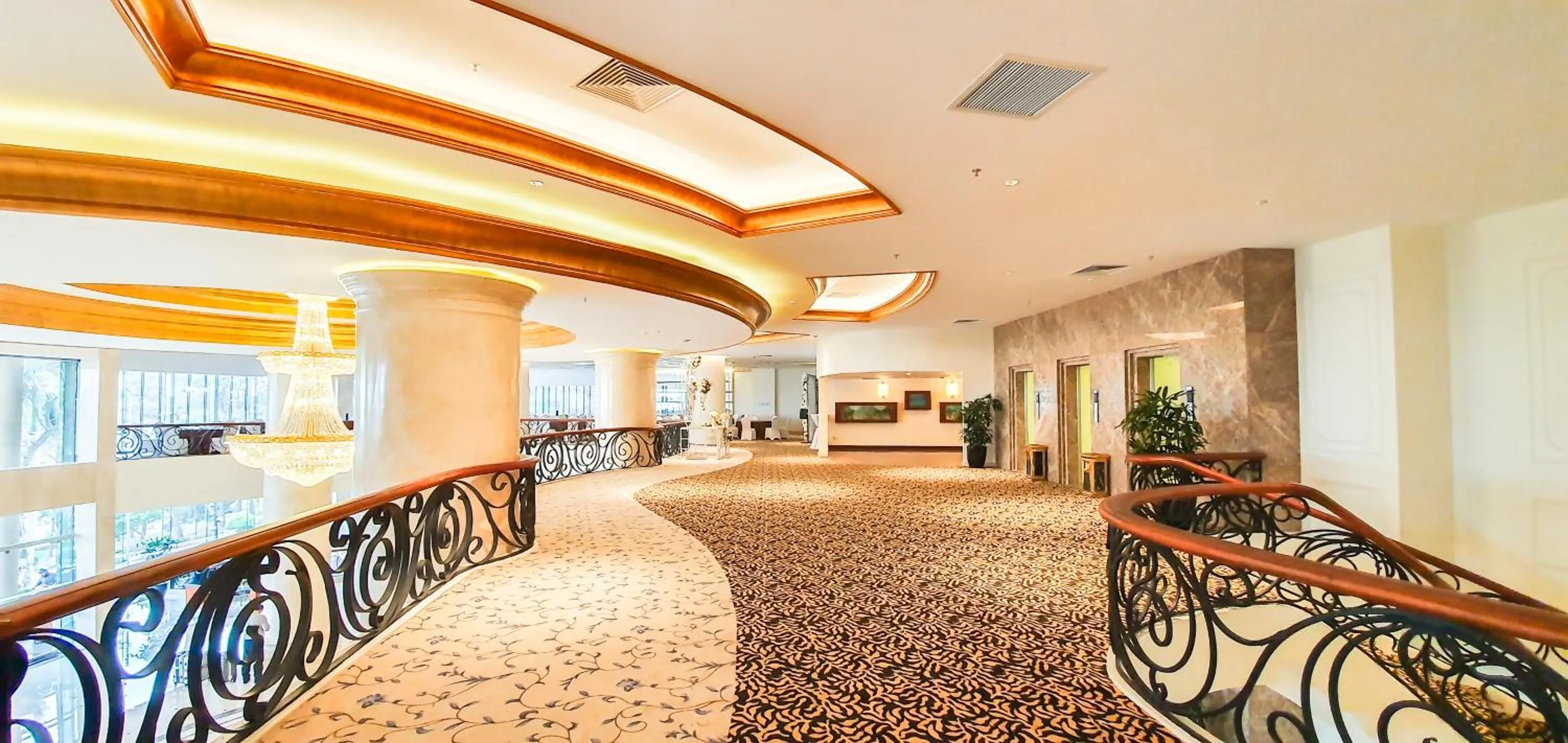 Lobby or reception in Sai Gon Ha Long Hotel