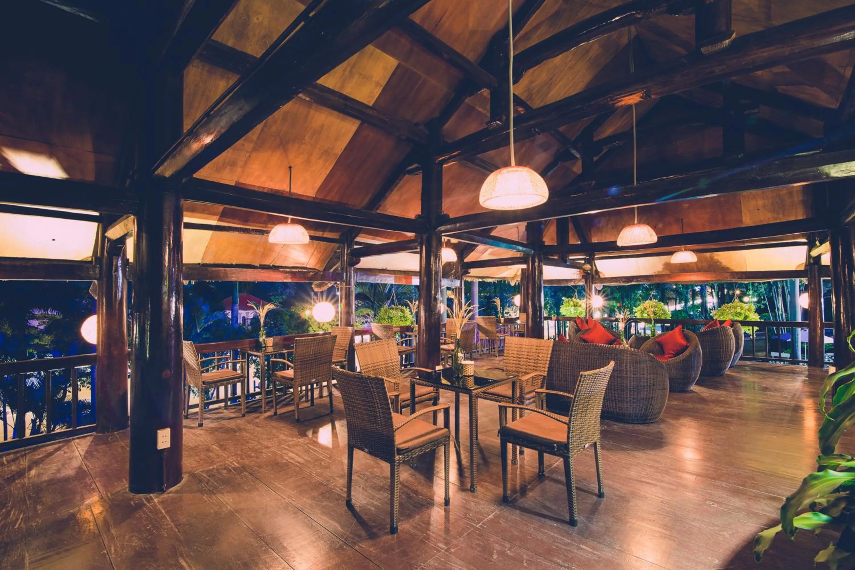 Lounge or bar in Sai Gon Ha Long Hotel