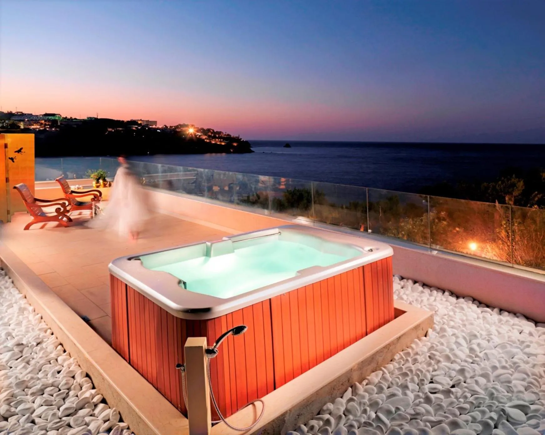 Hot Tub in Out Of The Blue Resort & Spa