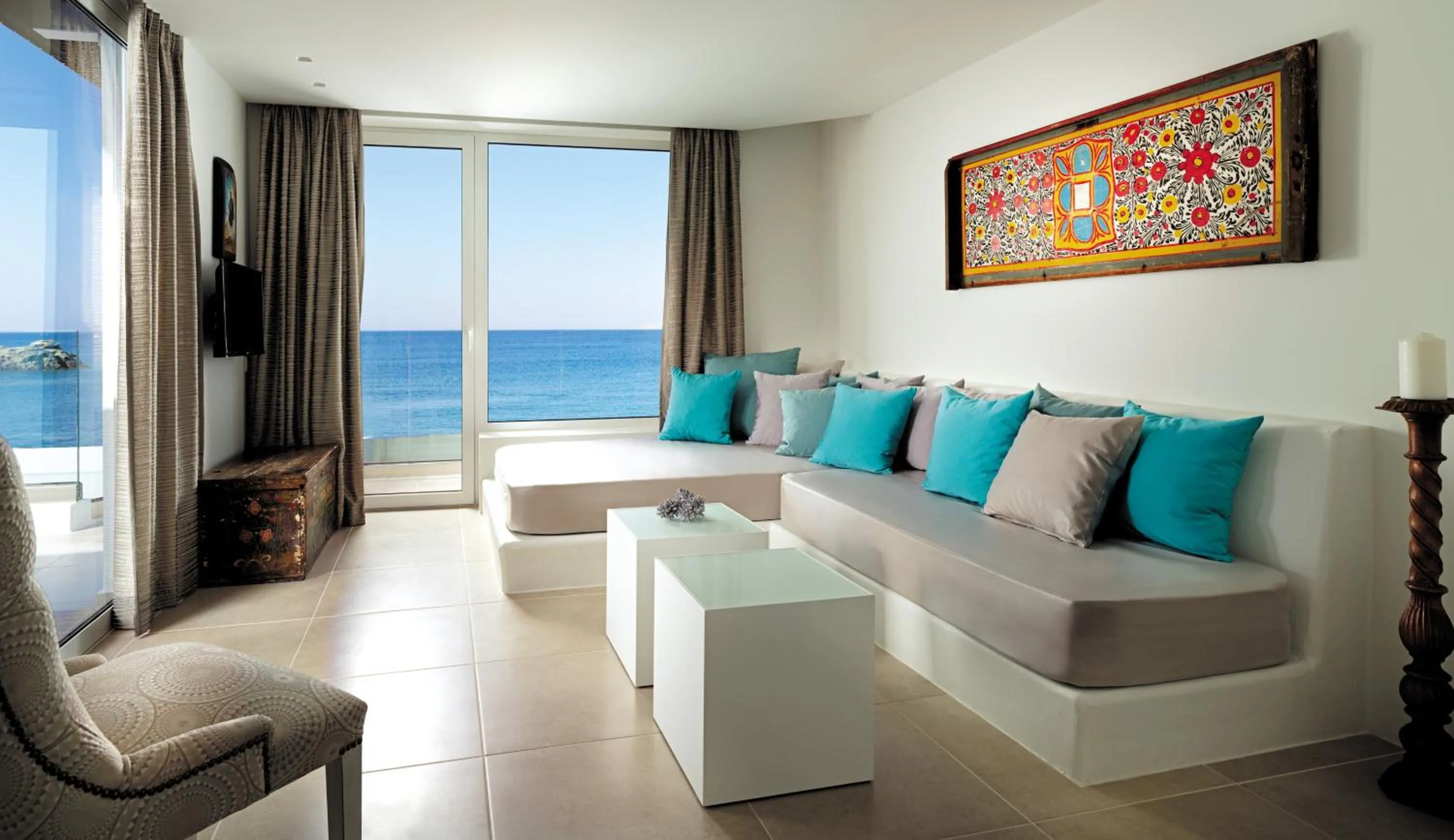 Living room in Out Of The Blue Resort & Spa