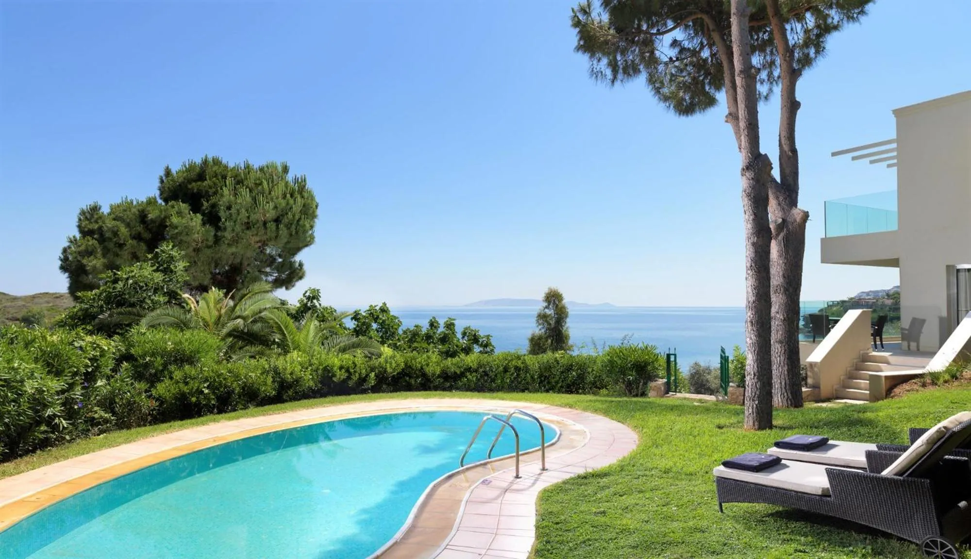 Garden in Out Of The Blue Resort & Spa