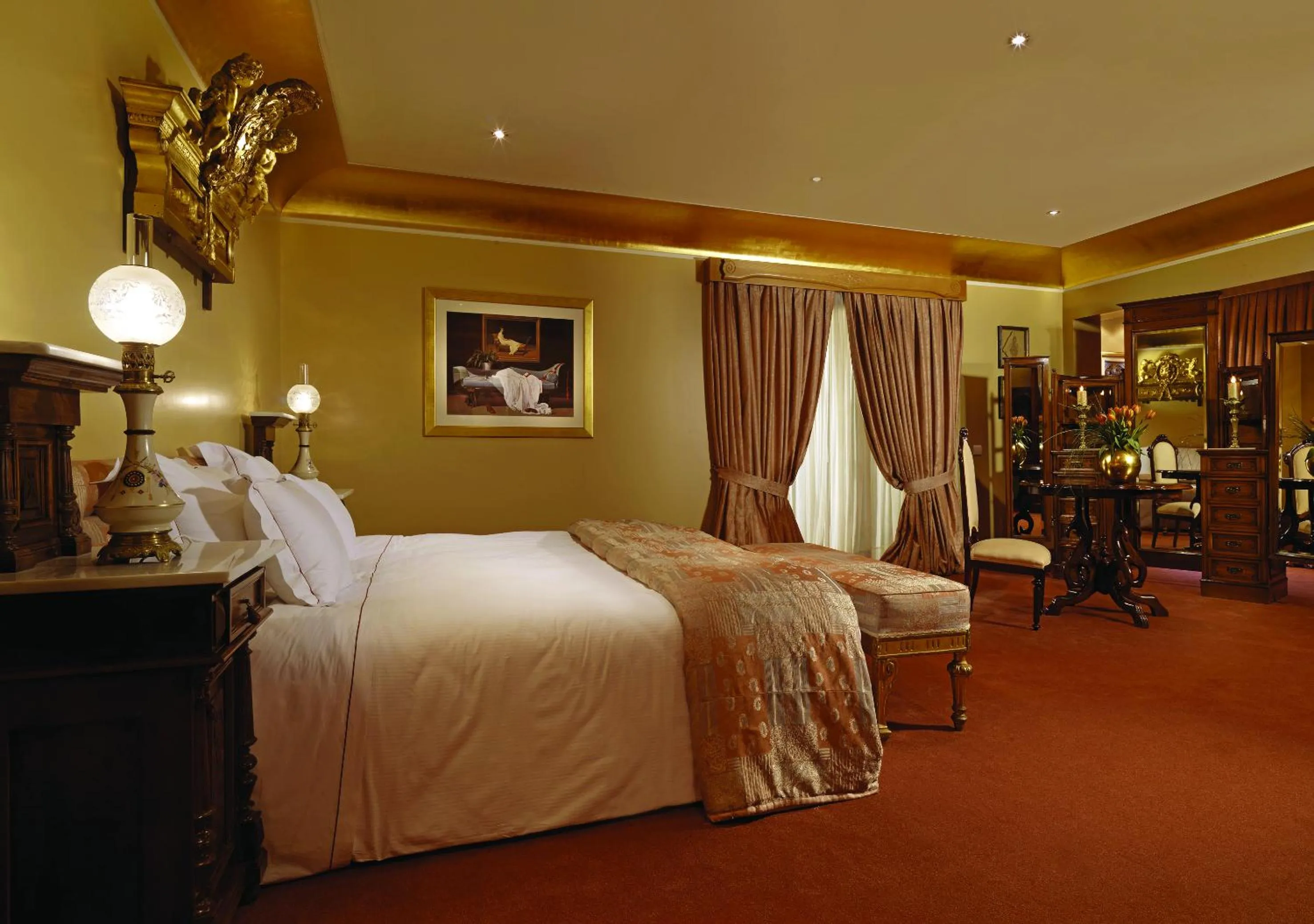 Bed in Out Of The Blue Resort & Spa