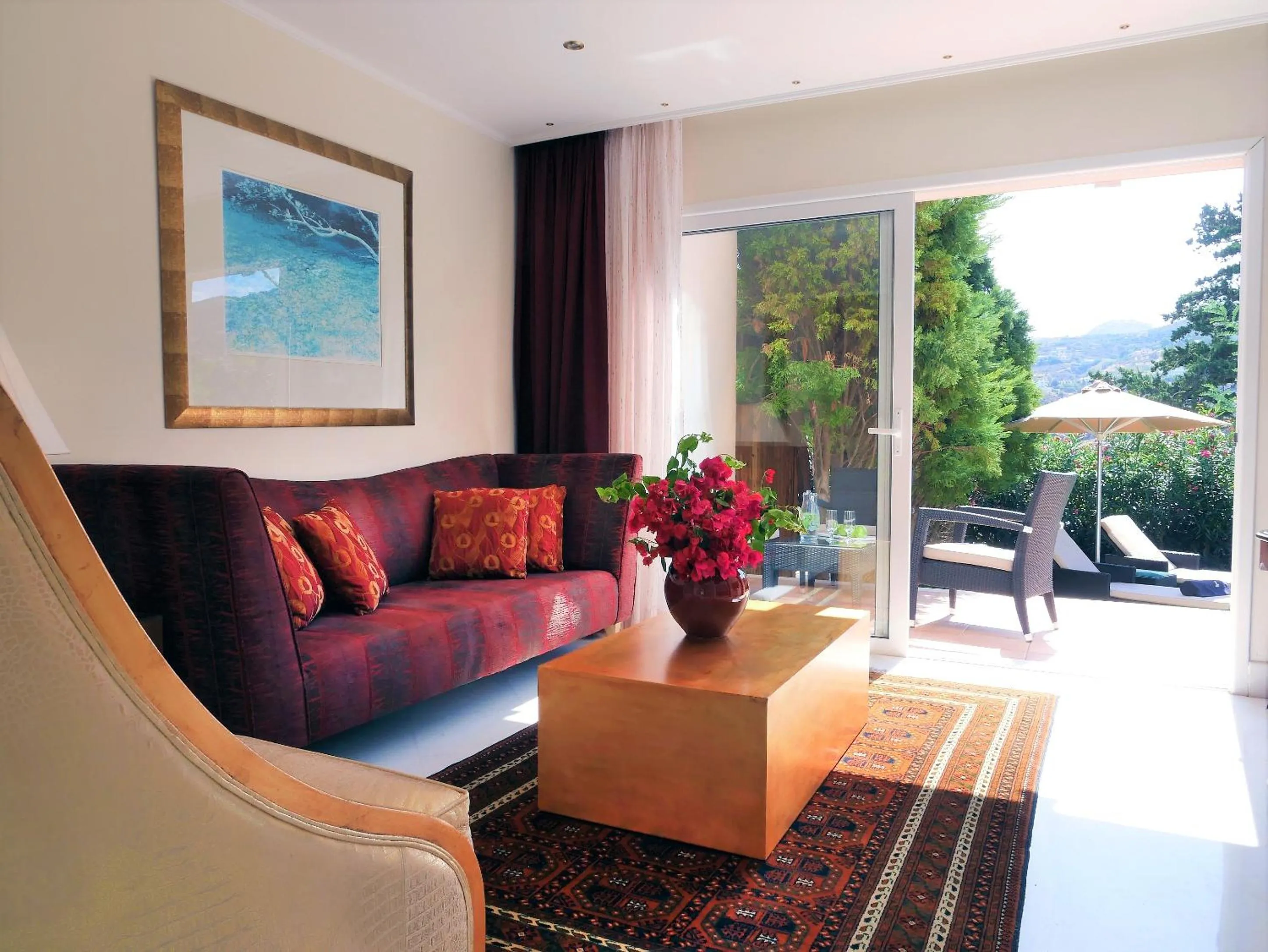 Living room in Out Of The Blue Resort & Spa