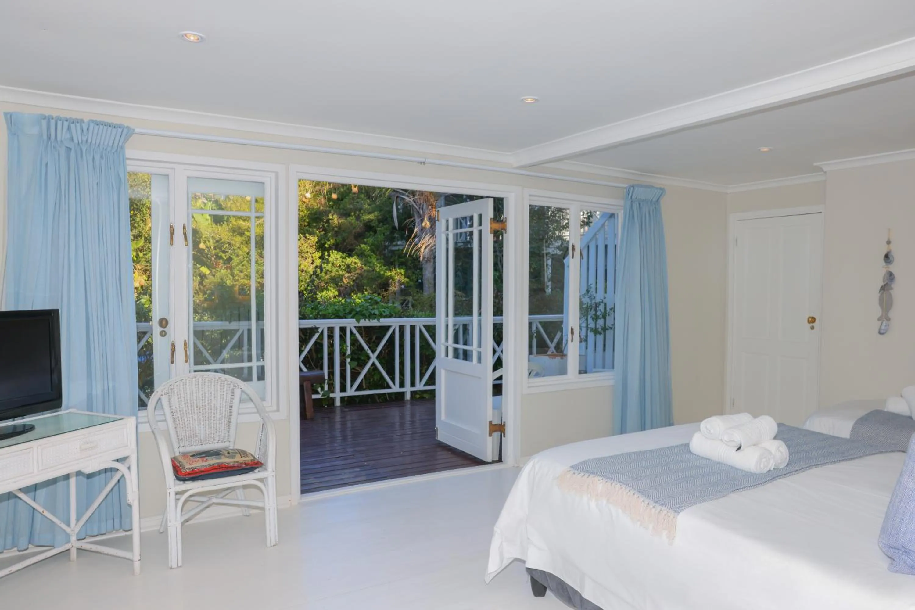 View (from property/room), Bed in Brenton Beach House
