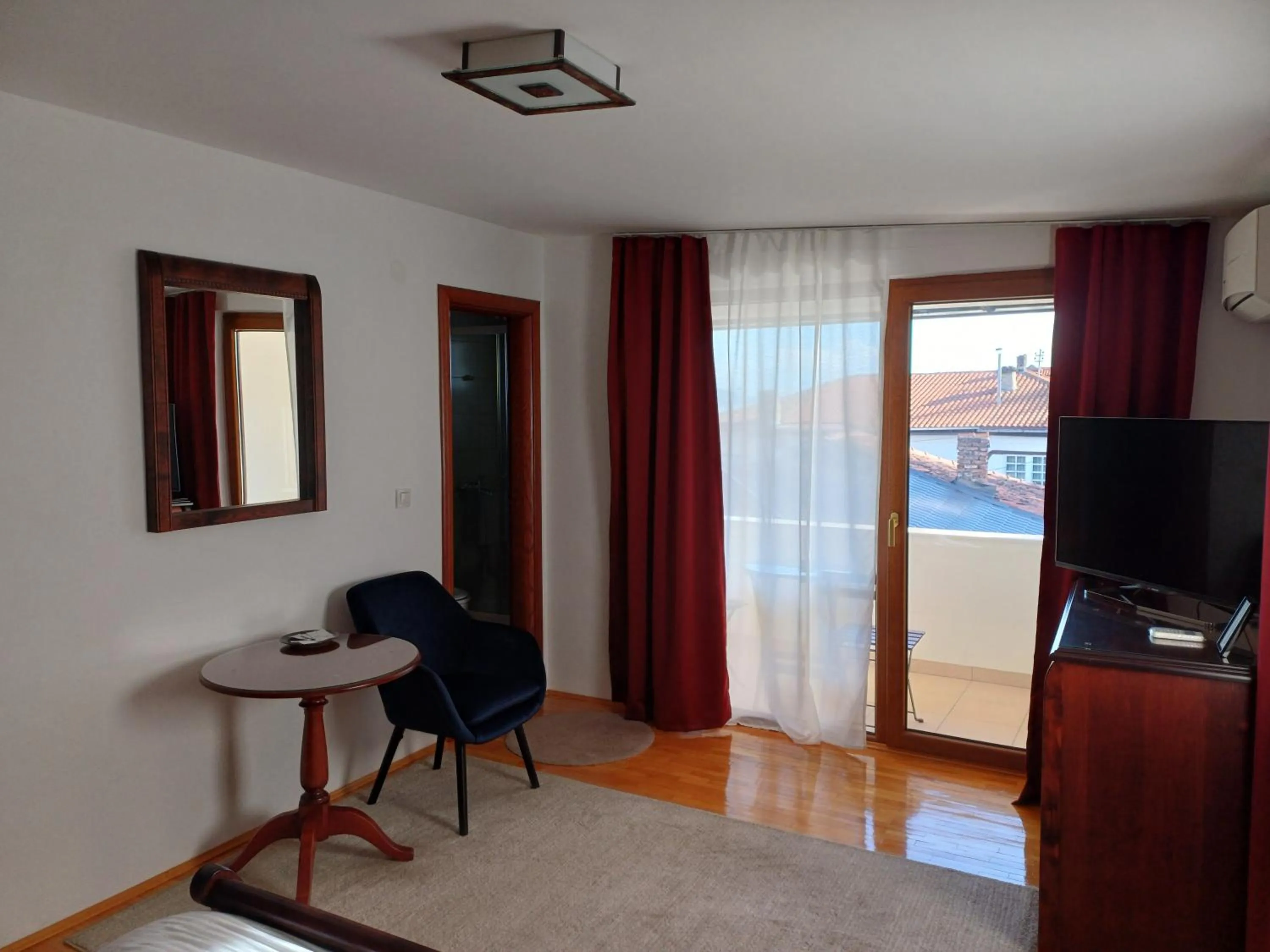 Photo of the whole room in Villa Bella