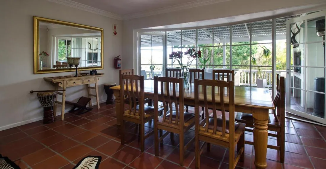 Communal lounge/ TV room in South Villa Guesthouse&Garden