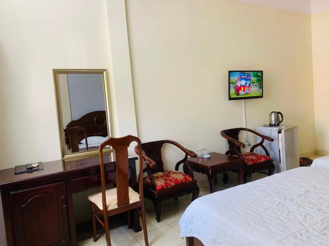 Seating area, Bed in Lam Son Hotel