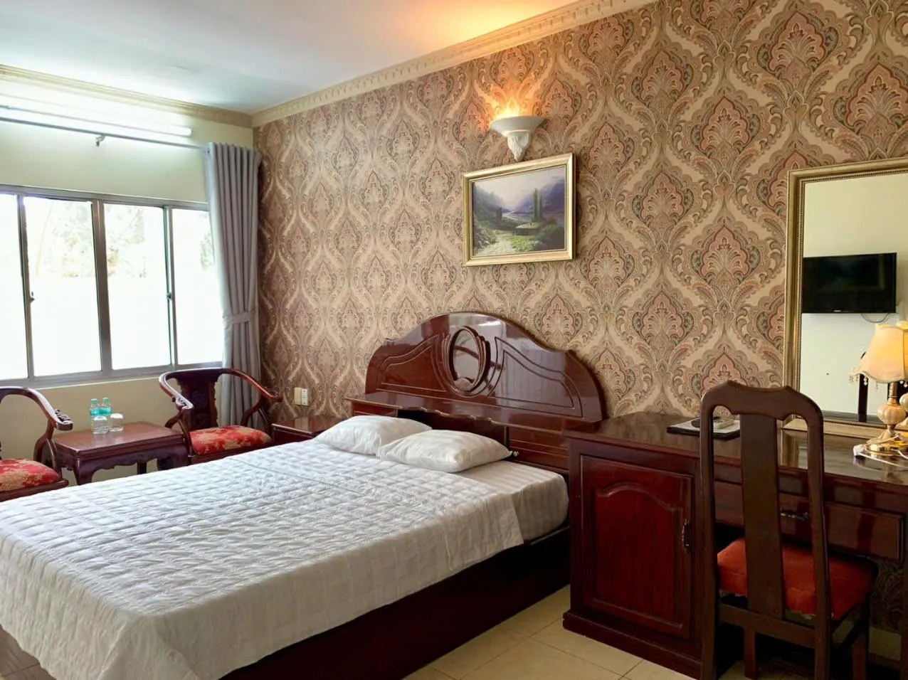 Bedroom, Bed in Lam Son Hotel