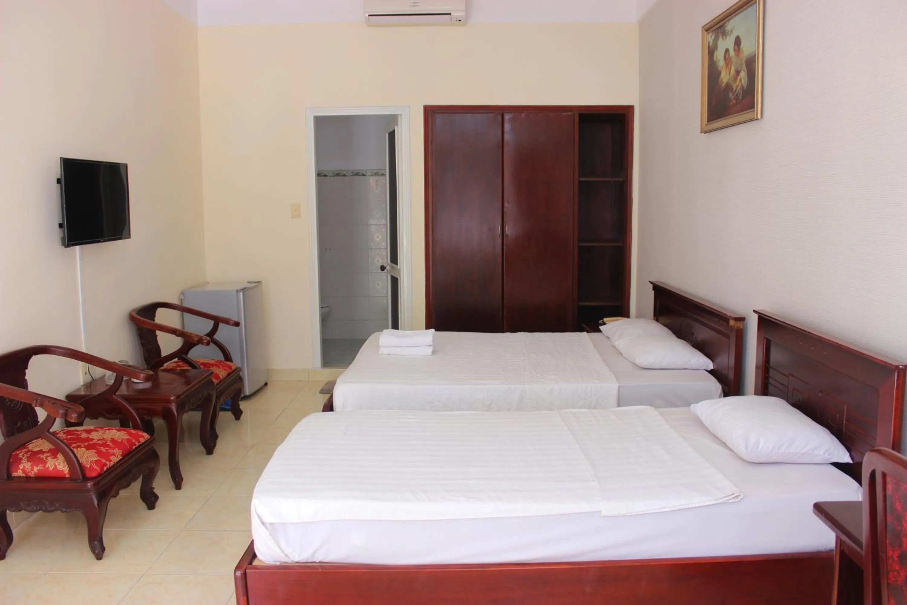 Bedroom, Bed in Lam Son Hotel