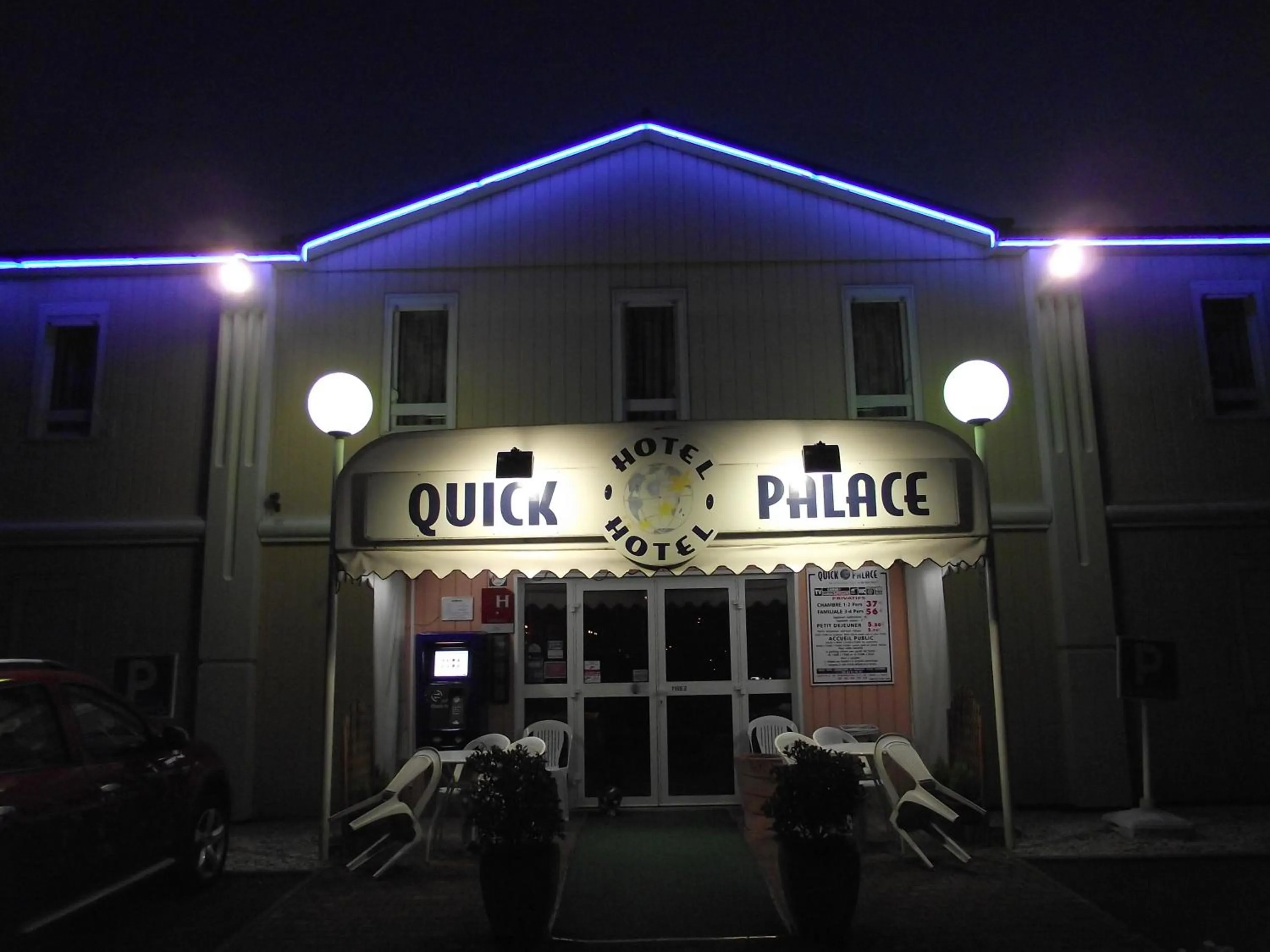 Facade/entrance in Quick Palace Le Mans
