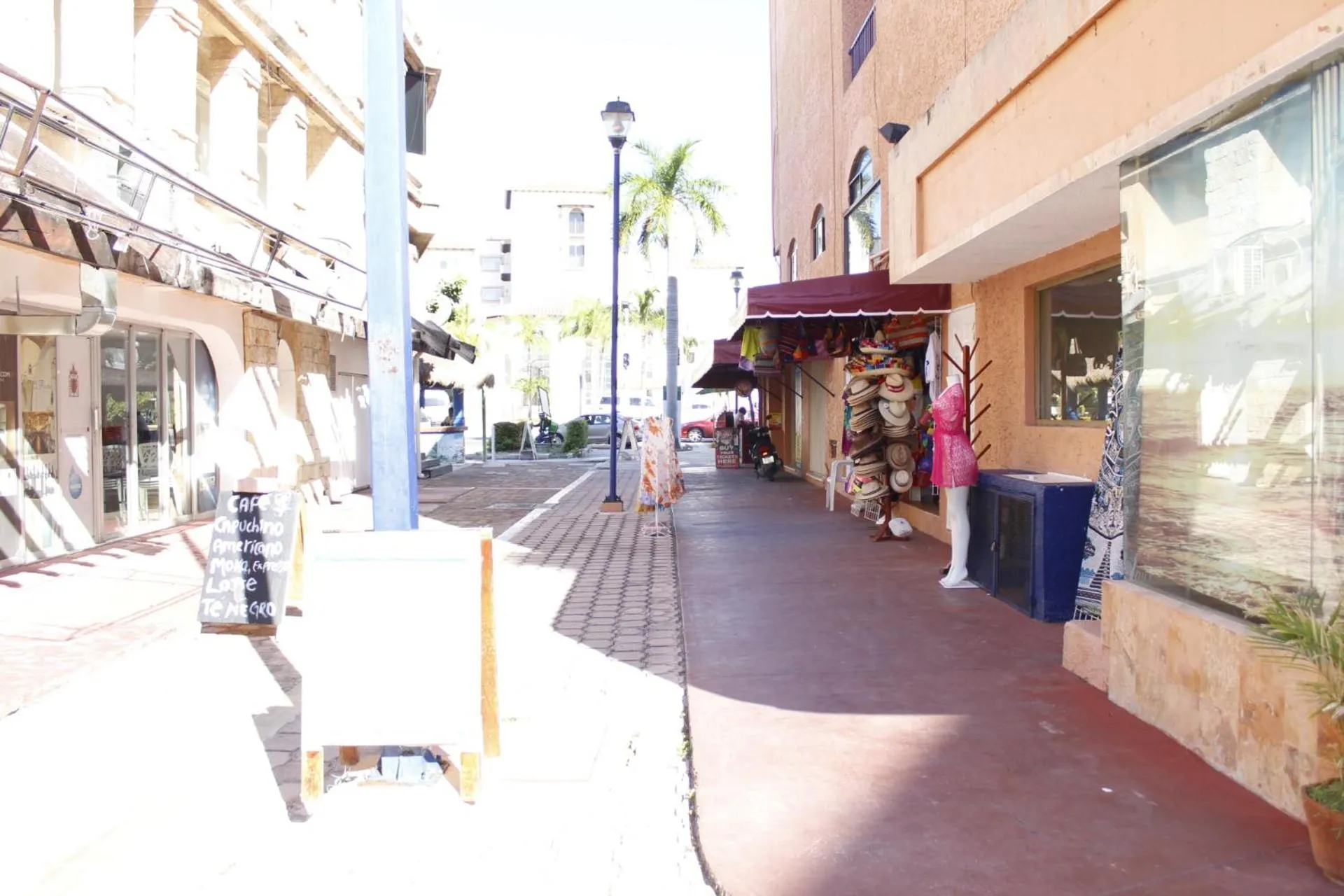 Street view in Cancún Suites Apartments - Hotel Zone