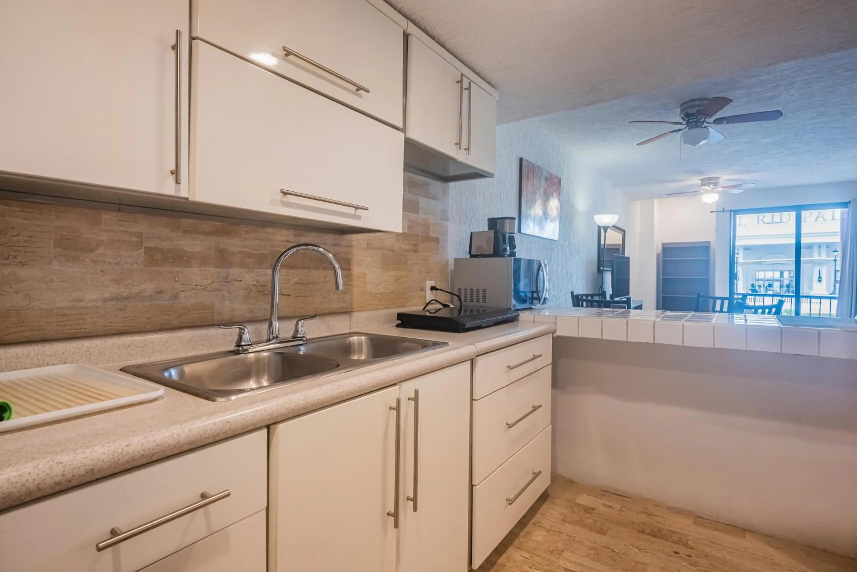 Kitchen or kitchenette in Cancún Suites Apartments - Hotel Zone