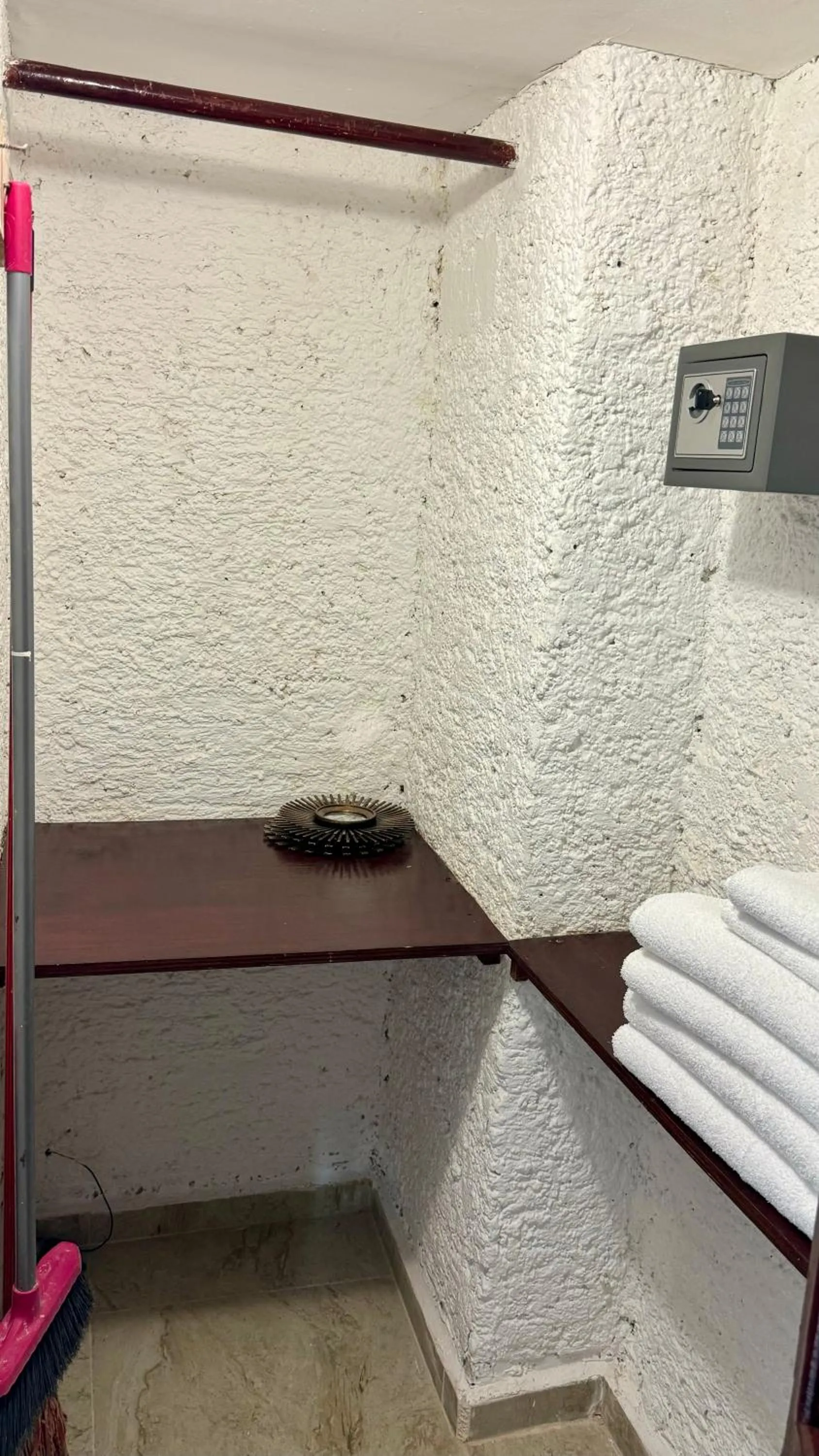 safe in Cancún Suites Apartments - Hotel Zone