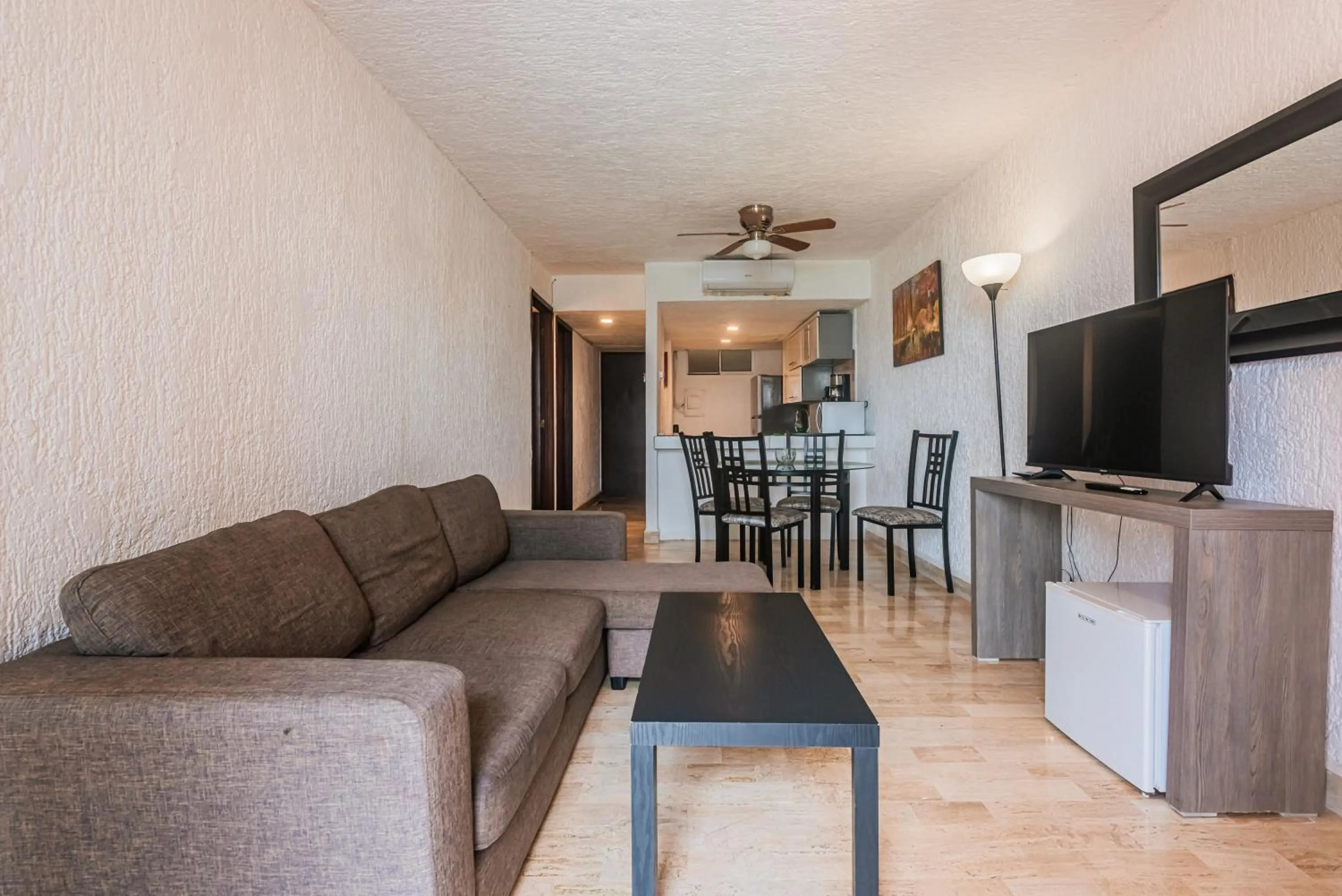 Living room in Cancún Suites Apartments - Hotel Zone
