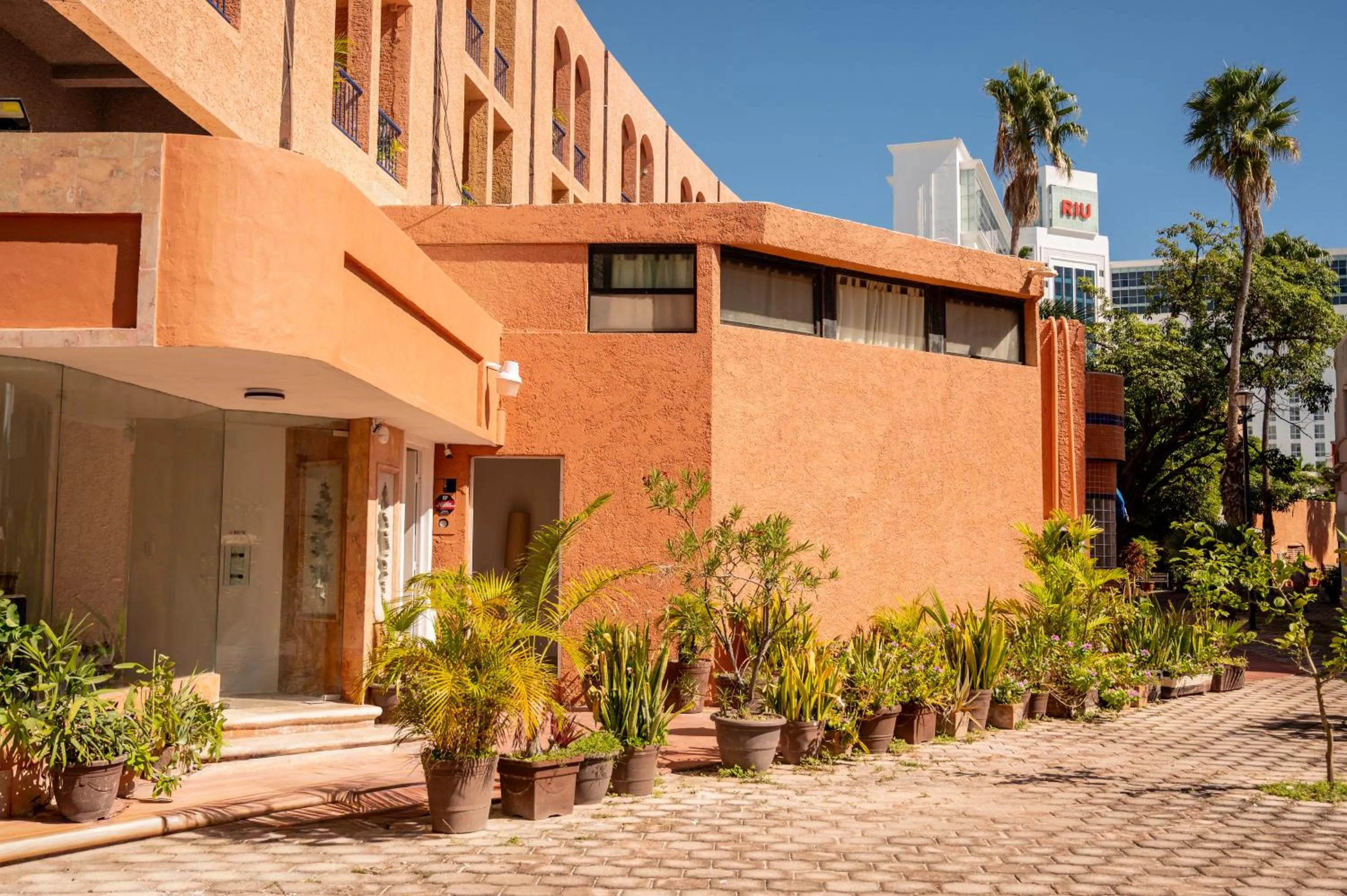 Property building in Cancún Suites Apartments - Hotel Zone