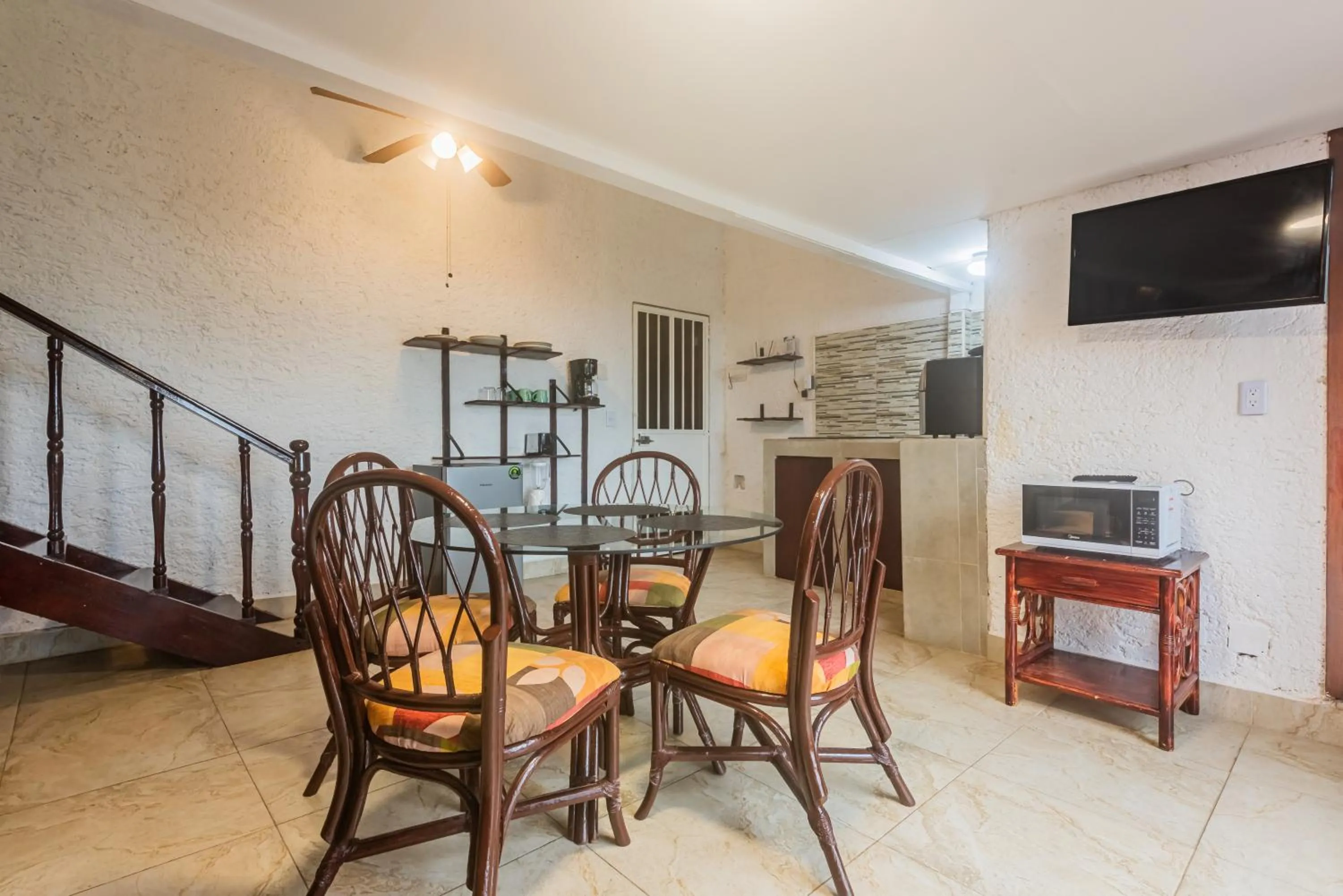 TV and multimedia in Cancún Suites Apartments - Hotel Zone