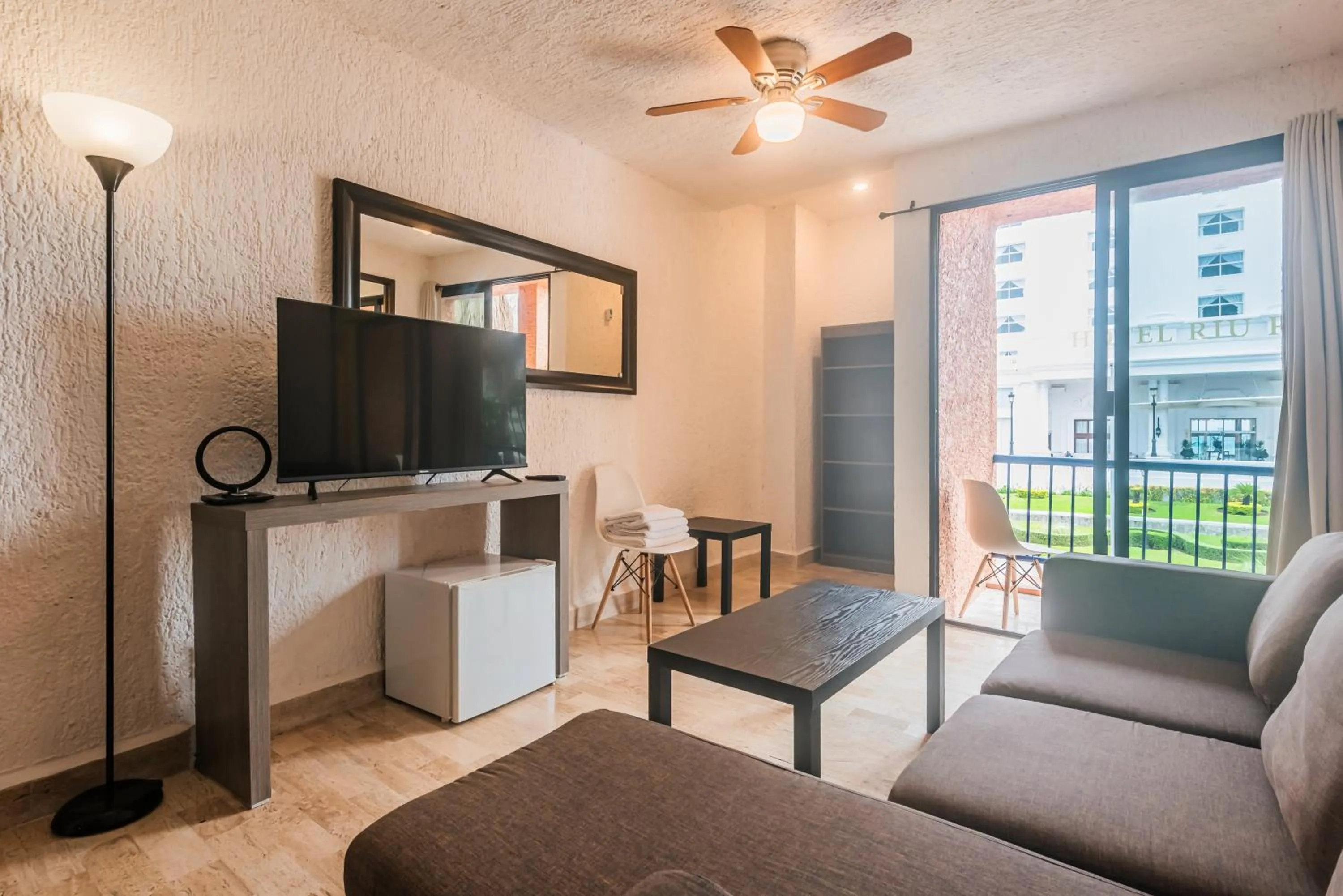Living room in Cancún Suites Apartments - Hotel Zone