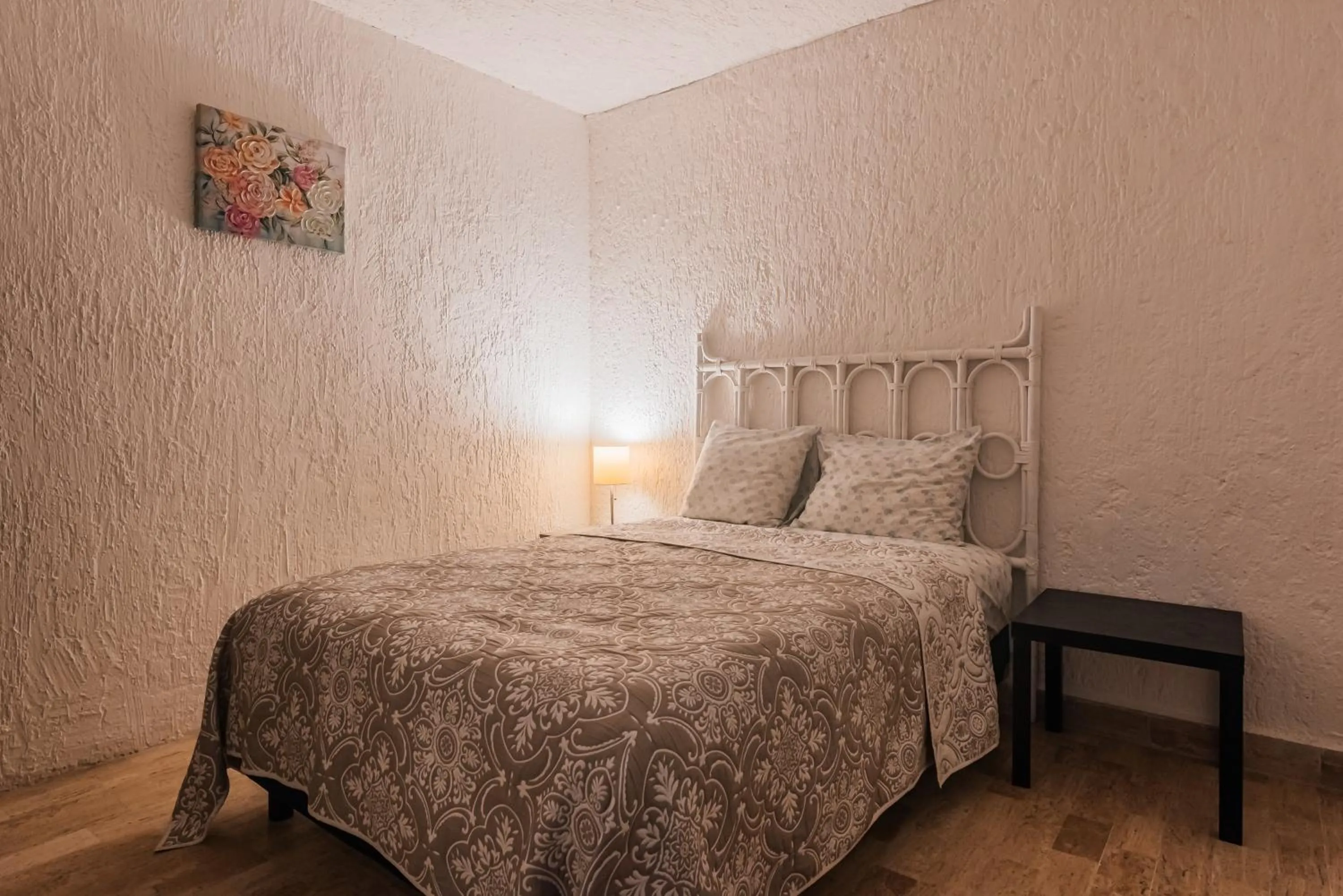 Bed in Cancún Suites Apartments - Hotel Zone