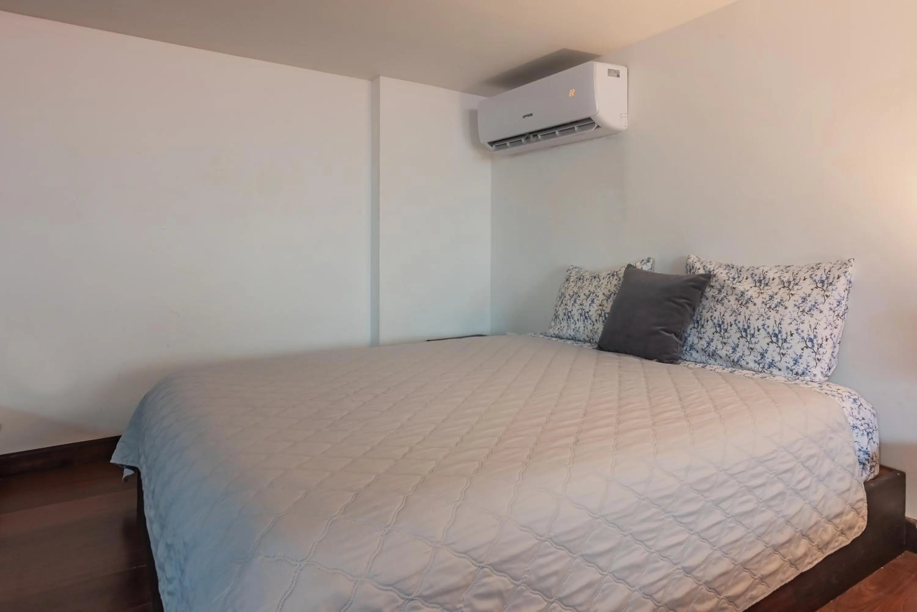 Bed in Cancún Suites Apartments - Hotel Zone