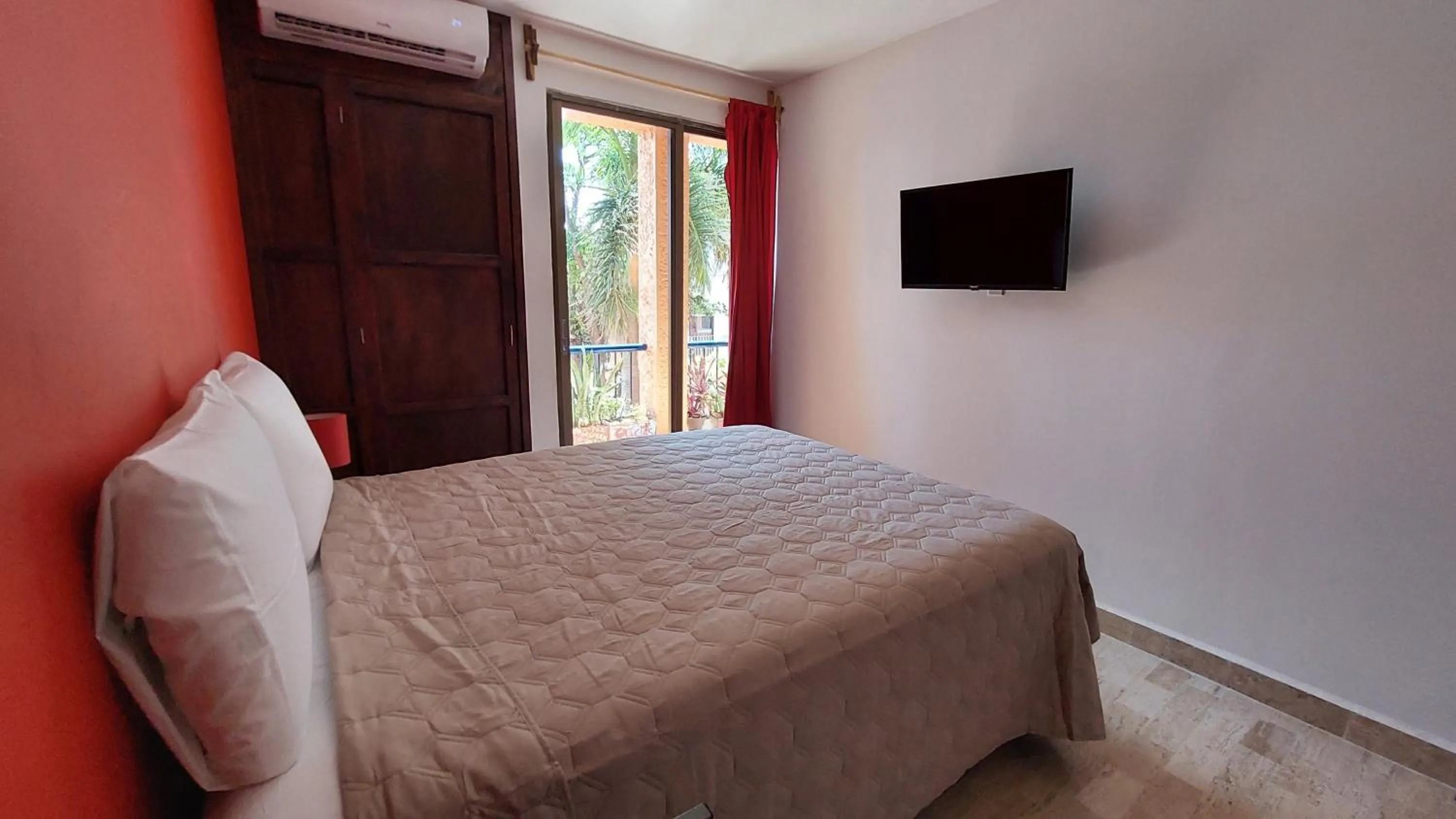 Bedroom, Bed in Cancún Suites Apartments - Hotel Zone