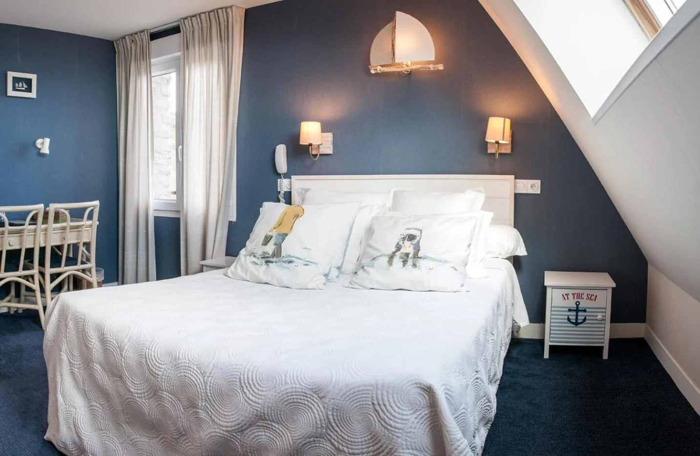 Photo of the whole room, Bed in Logis Hotel Du Casino Restaurant Le Mathelia