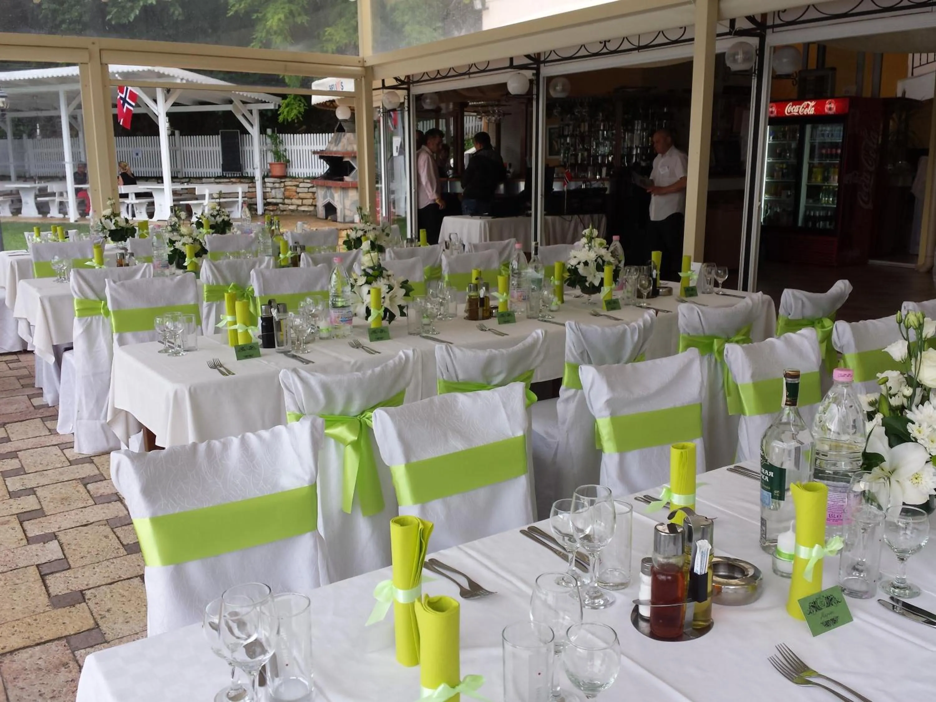 Restaurant/places to eat in Helios Hotel