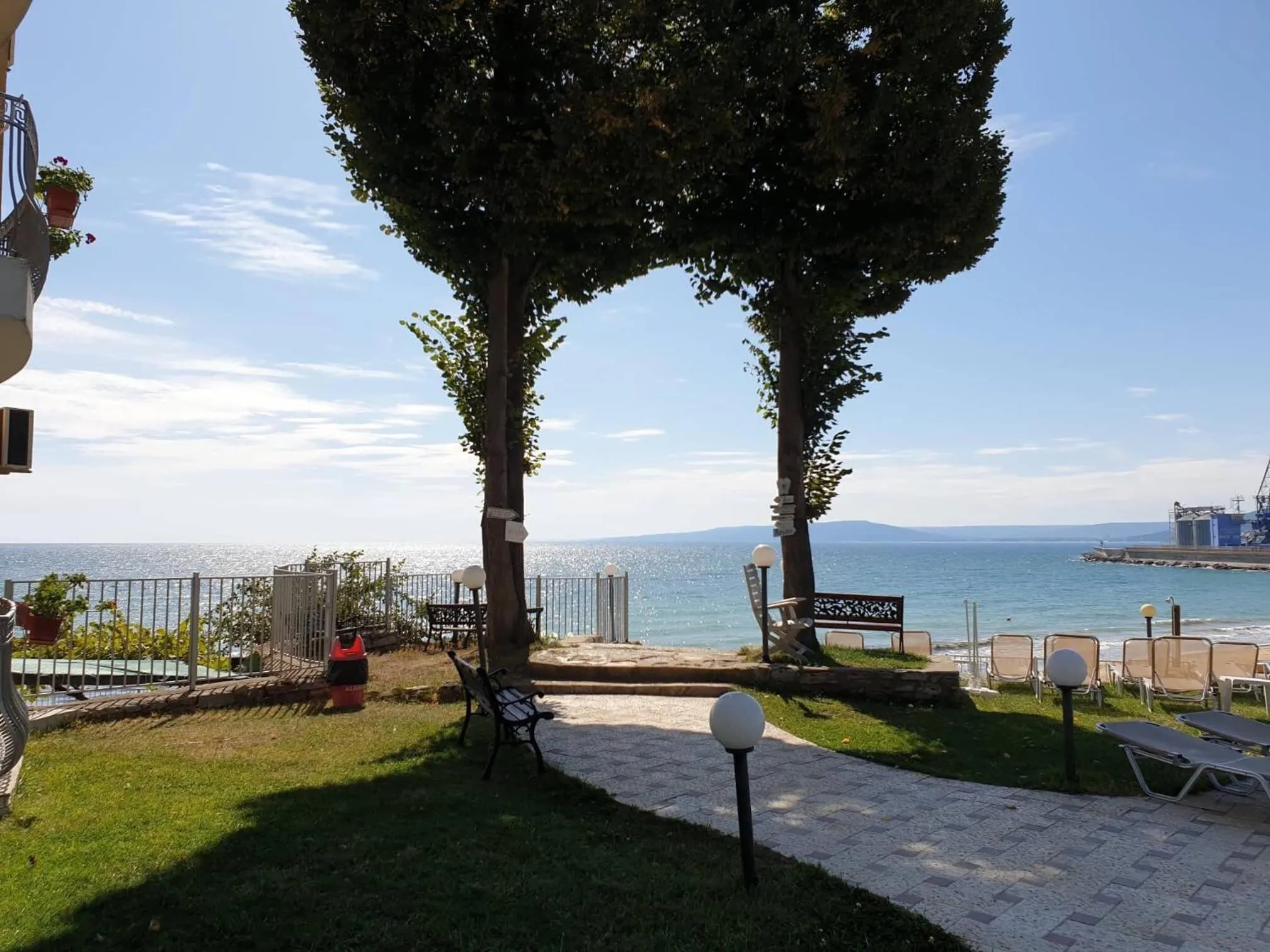 Garden in Helios Hotel