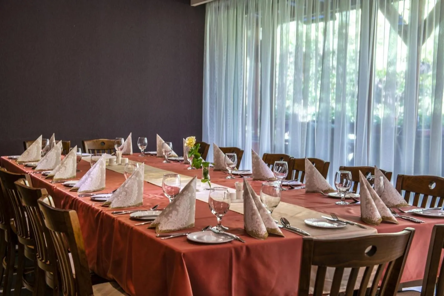 Restaurant/places to eat in Erdőspuszta Club Hotel Fenyves