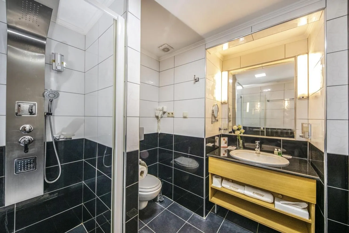 Shower in Erdőspuszta Club Hotel Fenyves