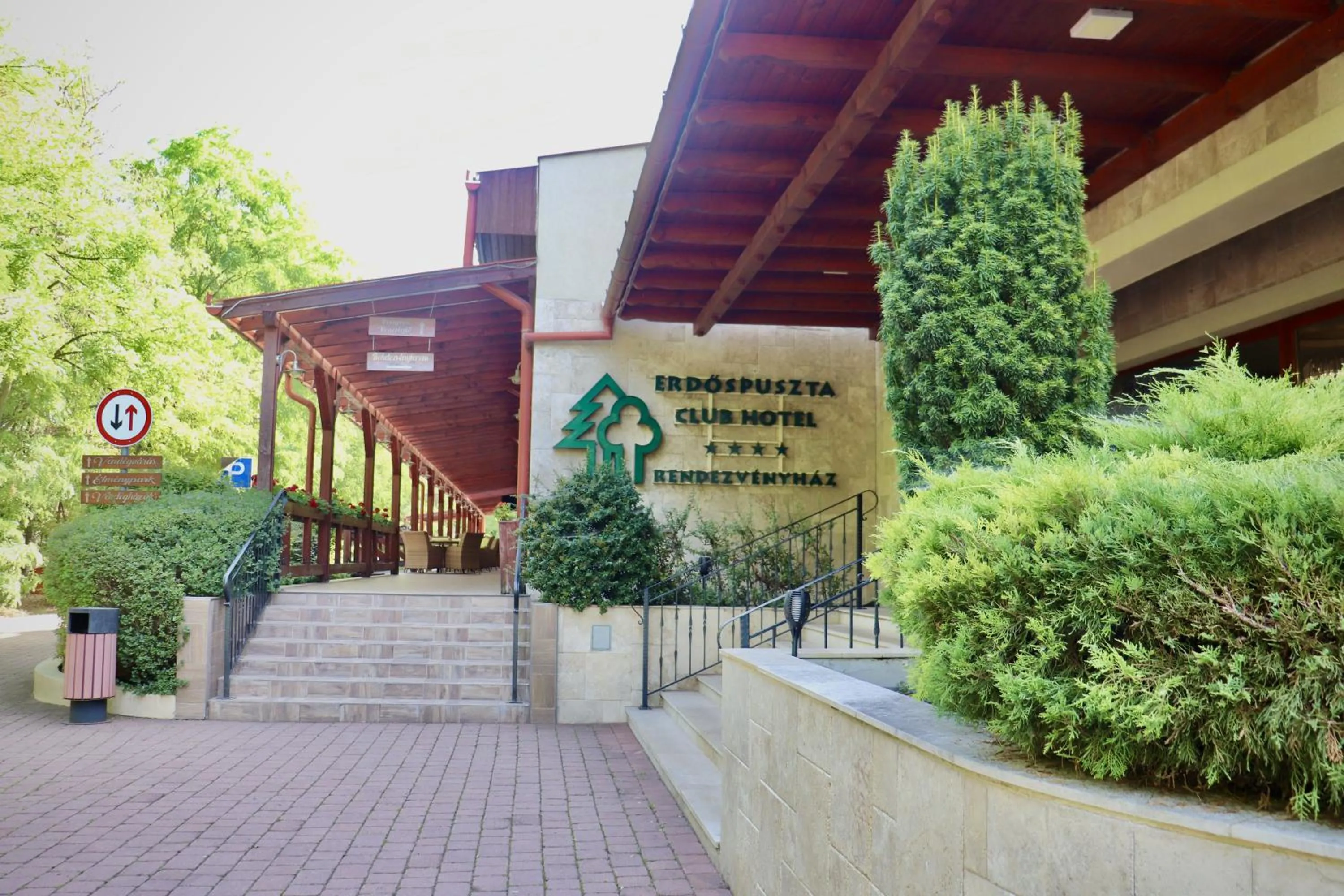 Property building in Erdőspuszta Club Hotel Fenyves