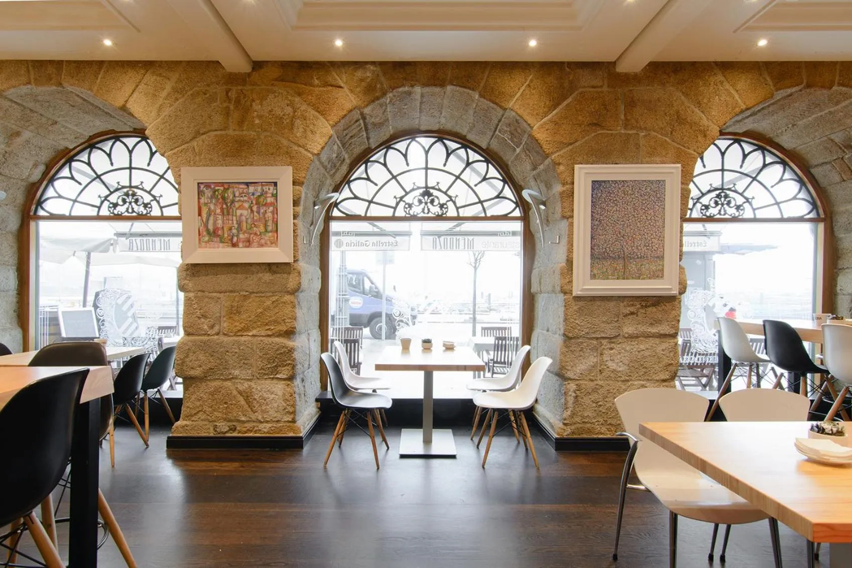 Restaurant/places to eat in Pazo de Mendoza