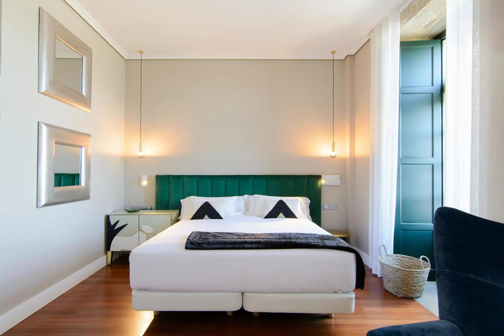 Photo of the whole room, Bed in Pazo de Mendoza