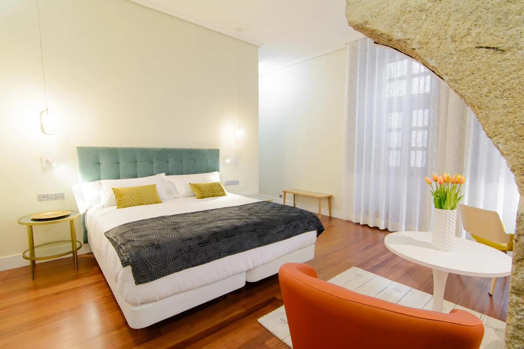 Photo of the whole room, Bed in Pazo de Mendoza