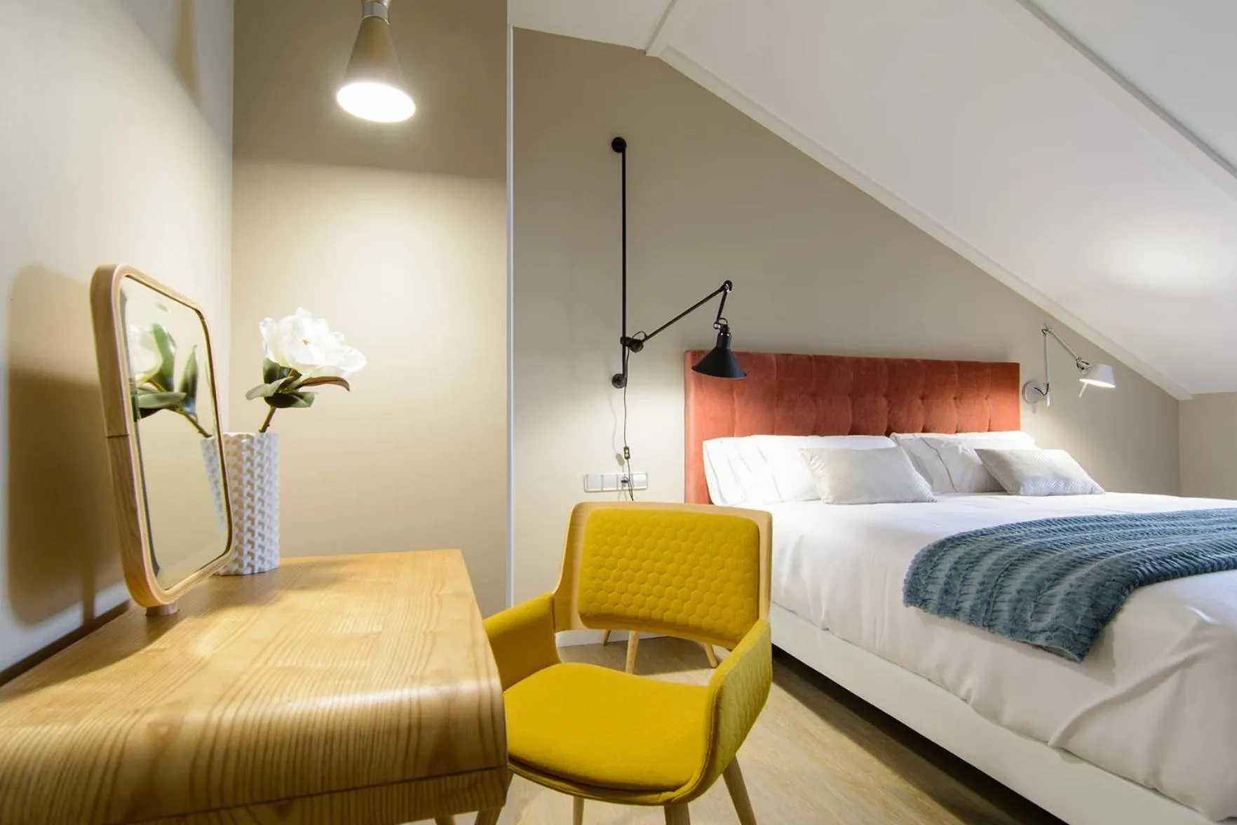 Seating area, Bed in Pazo de Mendoza