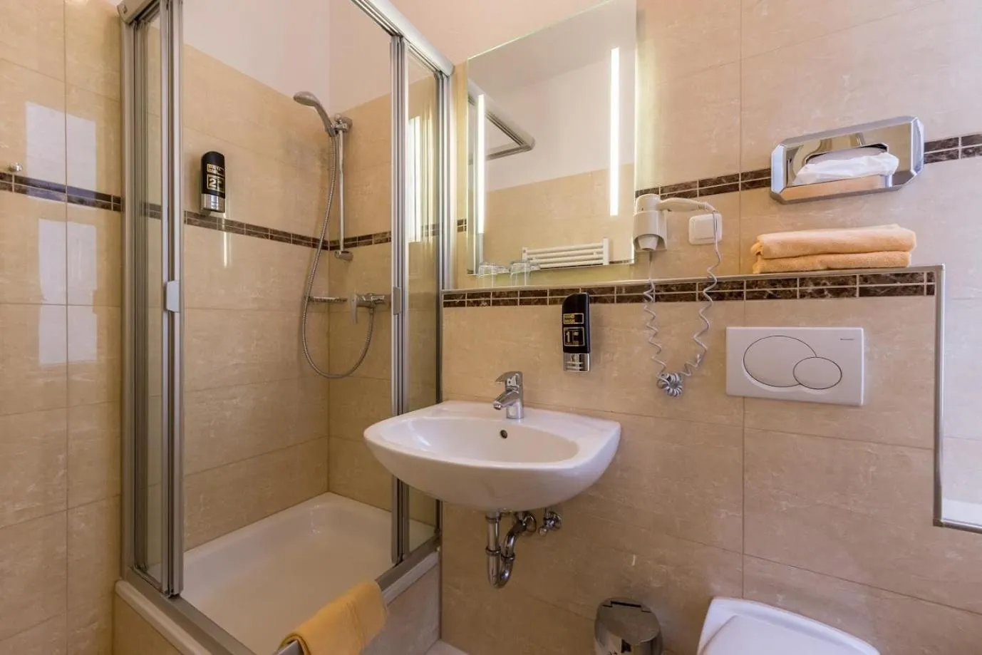 Shower in Hotel Expo Frankfurt City Centre - Self Check-In