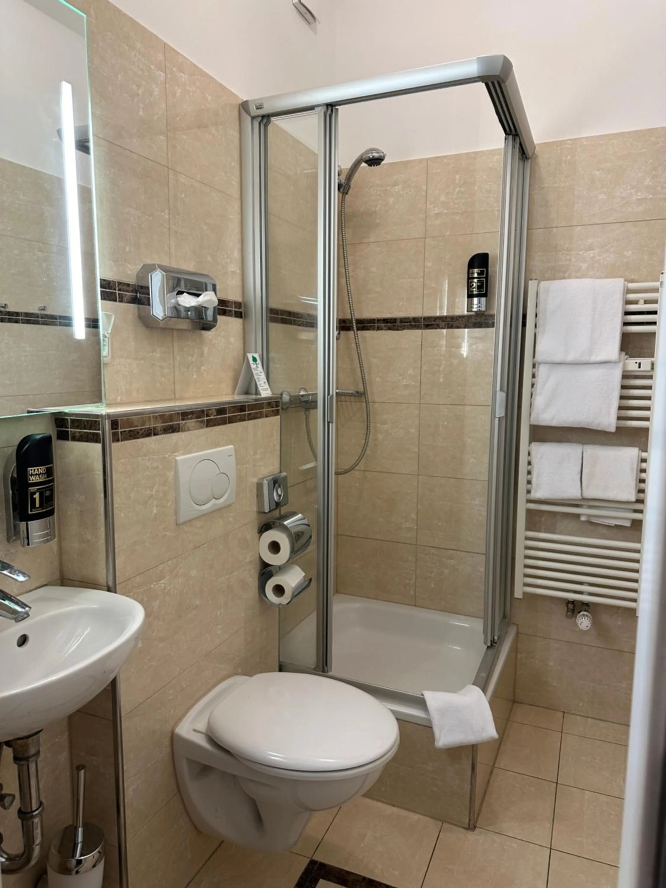 Bathroom in Hotel Expo Frankfurt City Centre - Self Check-In