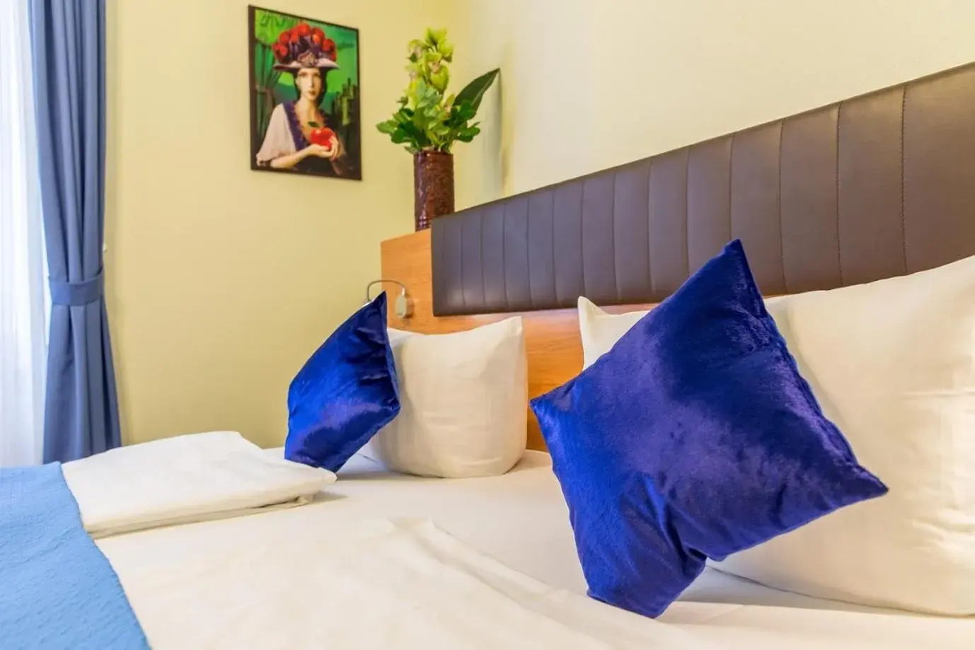 Comfort Double Room in Hotel Expo Frankfurt City Centre - Self Check-In Comfort Double Room in Hotel Expo Frankfurt City Centre - Self Check-In