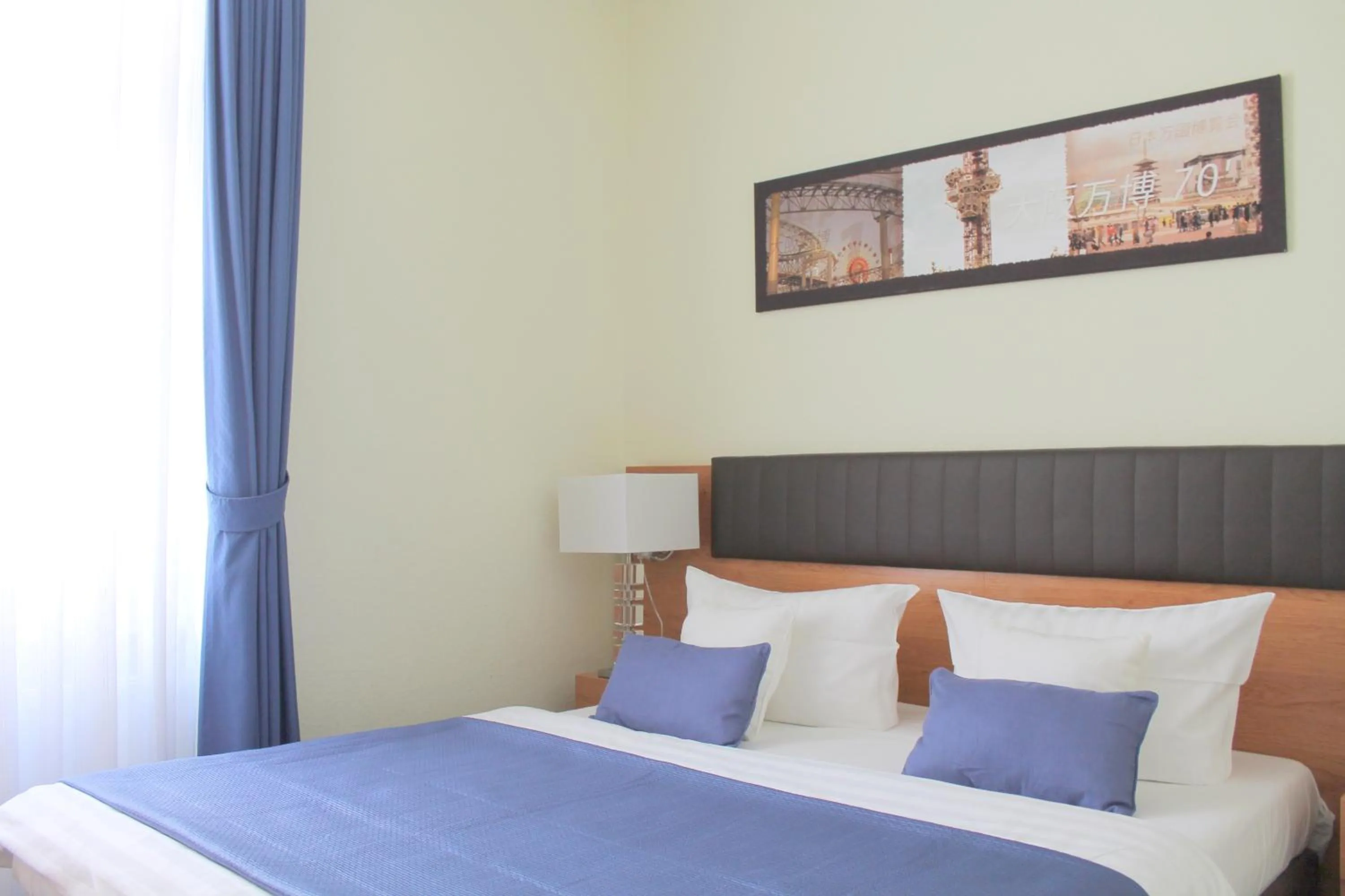 Bed in Hotel Expo Frankfurt City Centre - Self Check-In