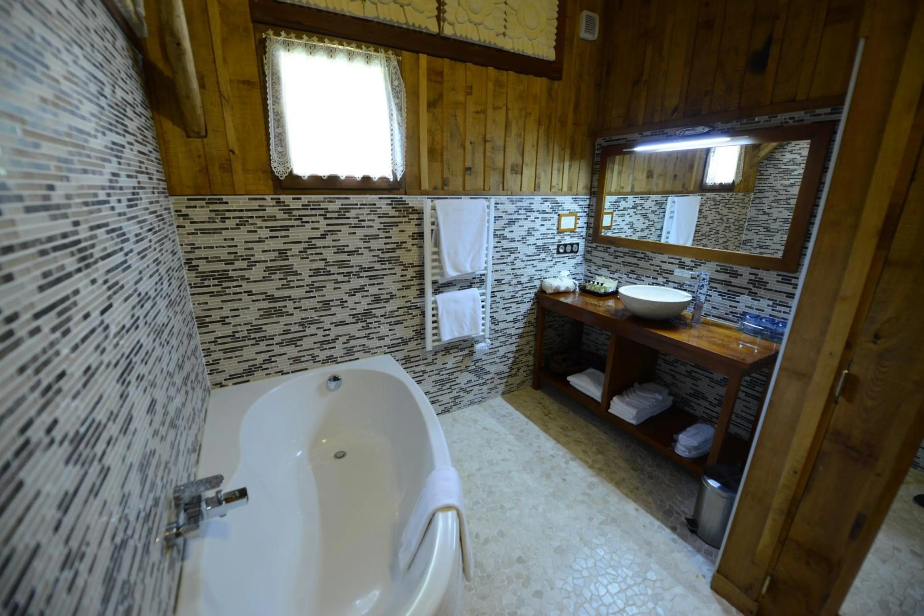 Bathroom in Chateau Du Boisniard