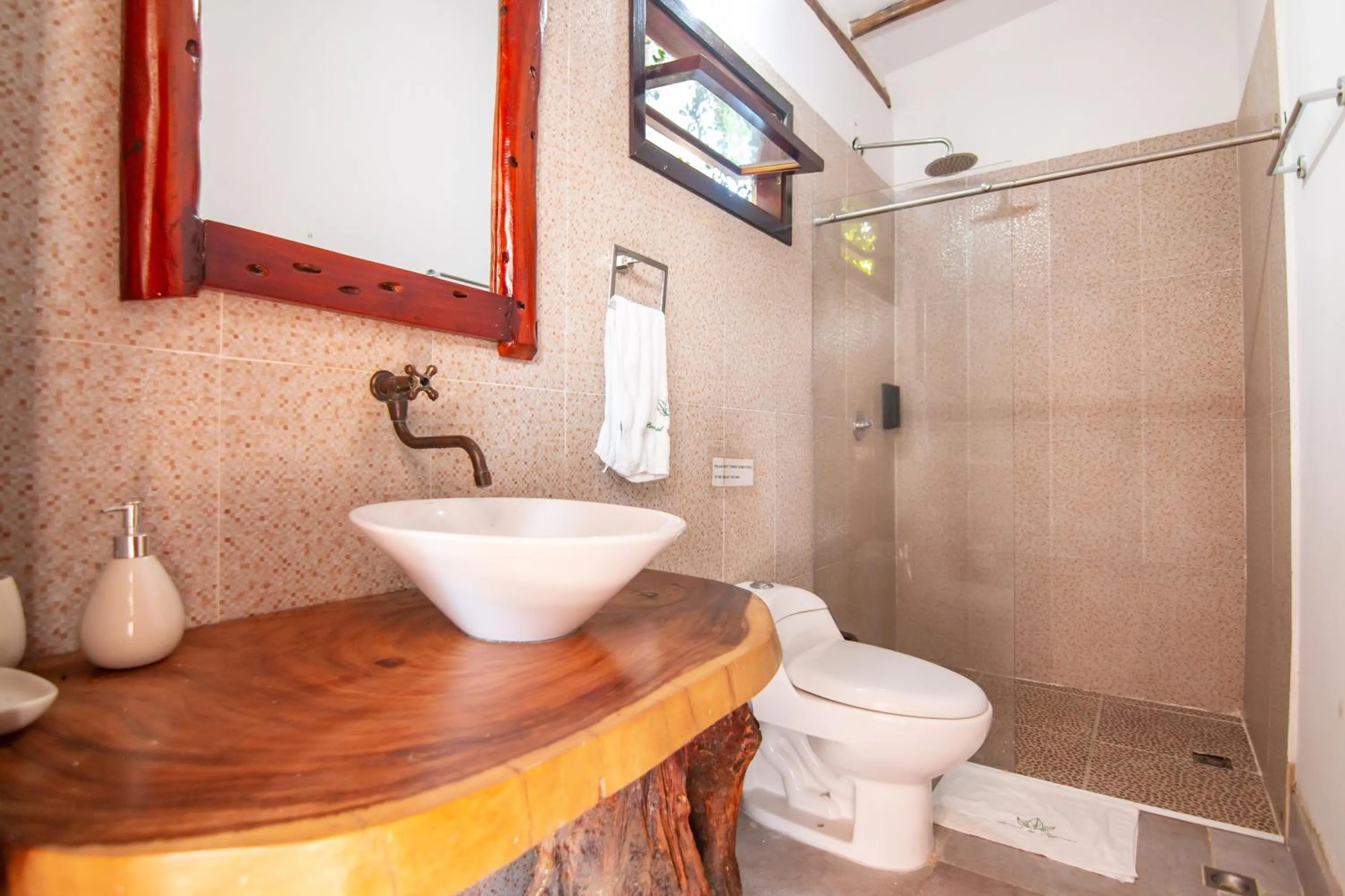 Bathroom in Portales del Tayrona Garden Hotel