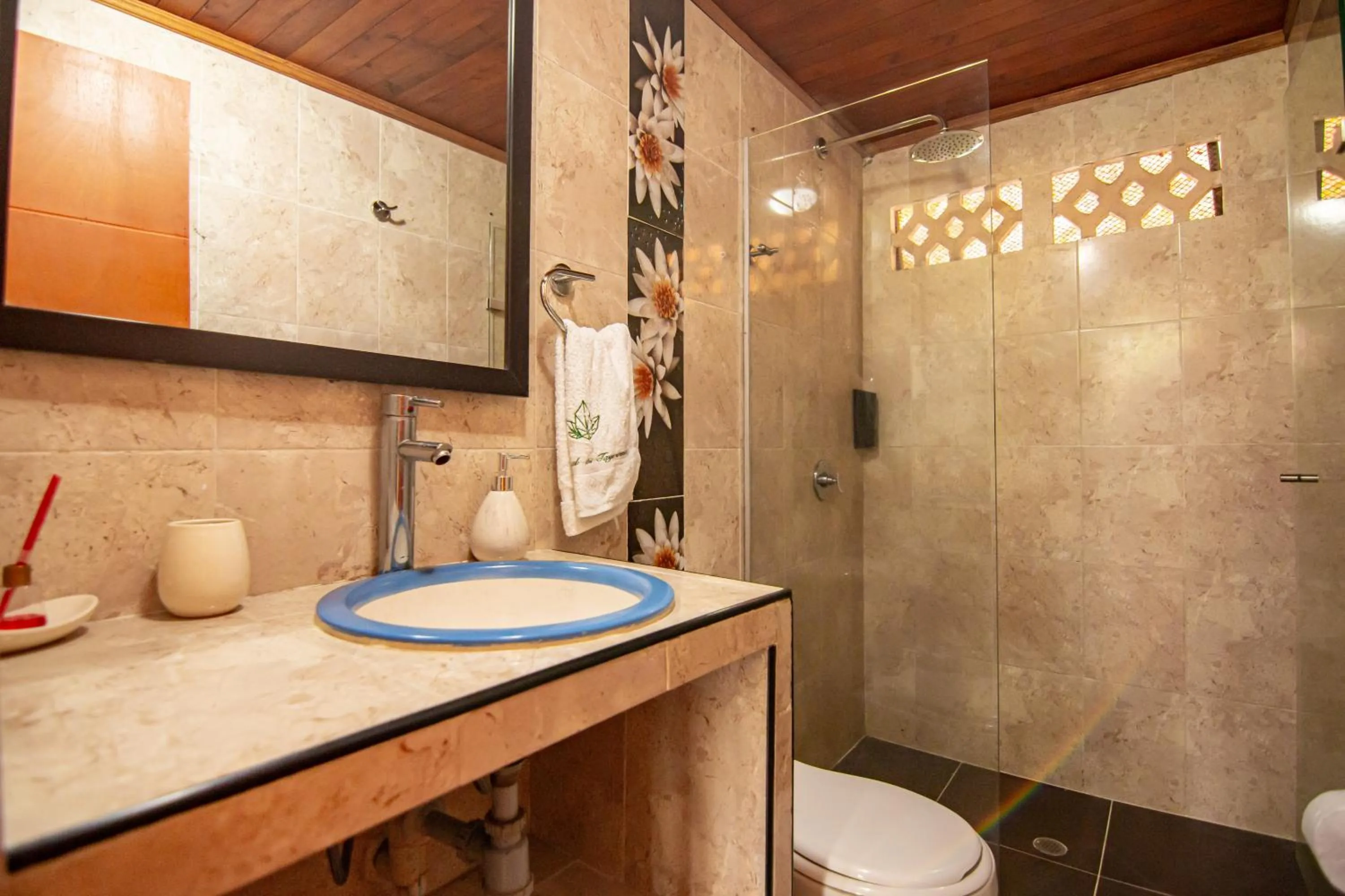 Bathroom in Portales del Tayrona Garden Hotel