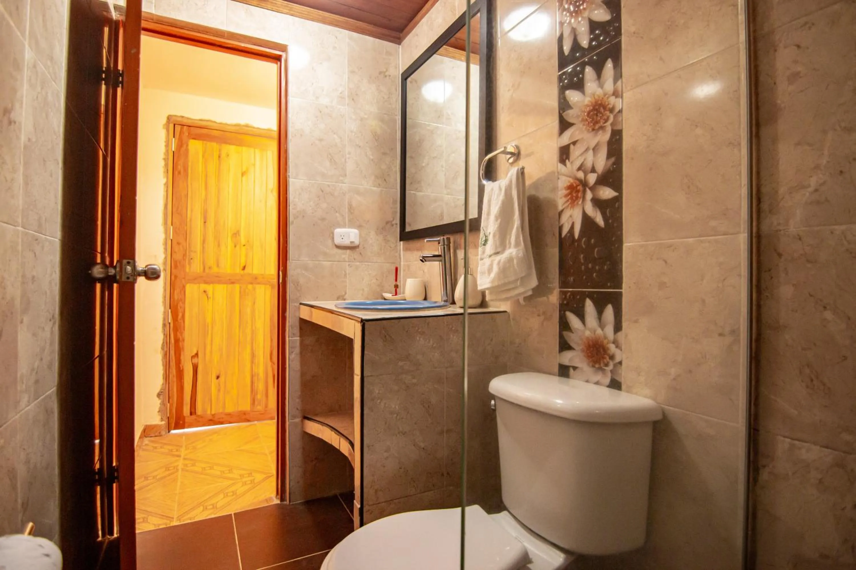 Bathroom in Portales del Tayrona Garden Hotel